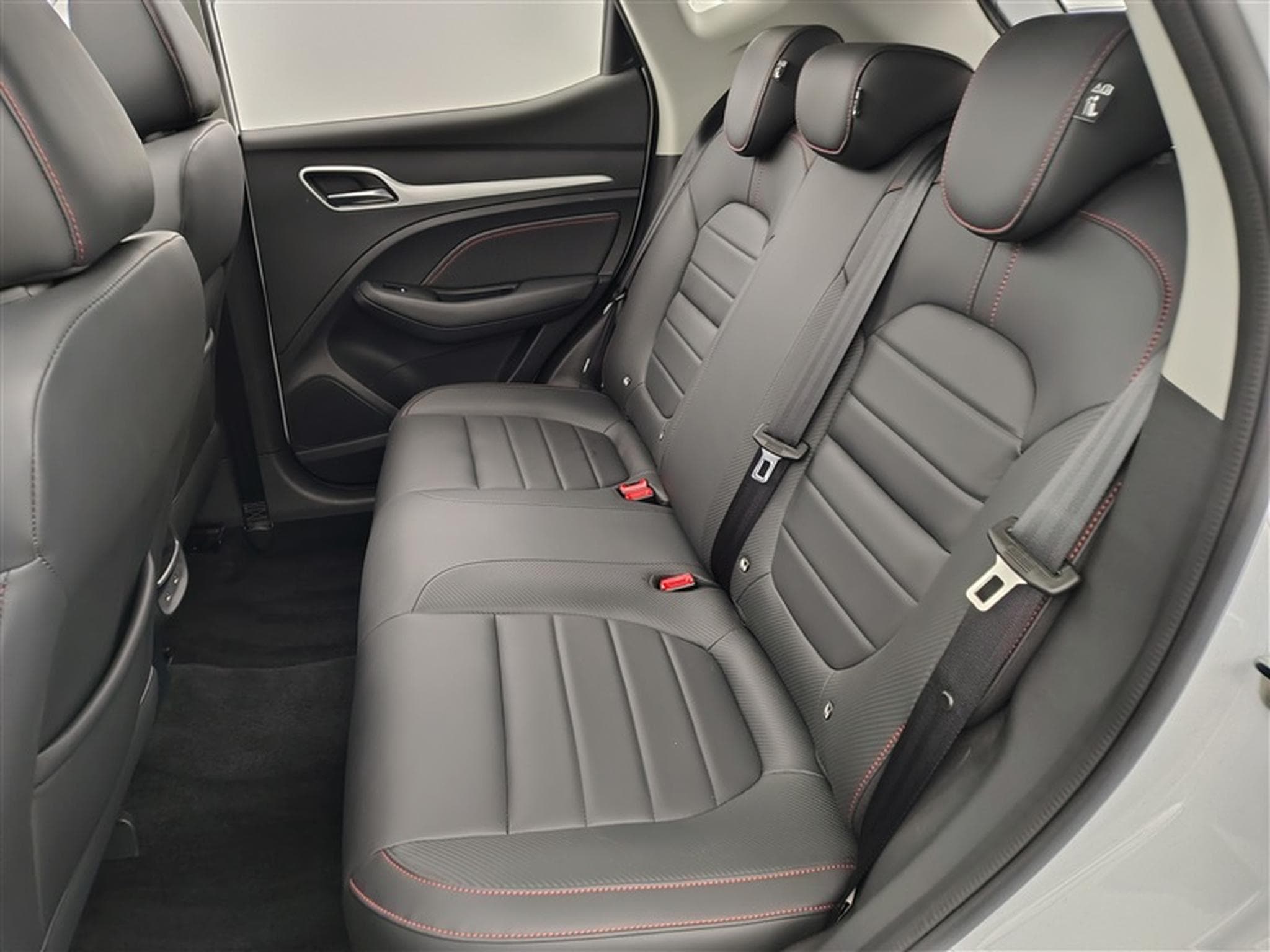 MG ZS Luxury *CAMERA 360/CARPLAY/CRUISE/CLIM* (2024) - Photo 13