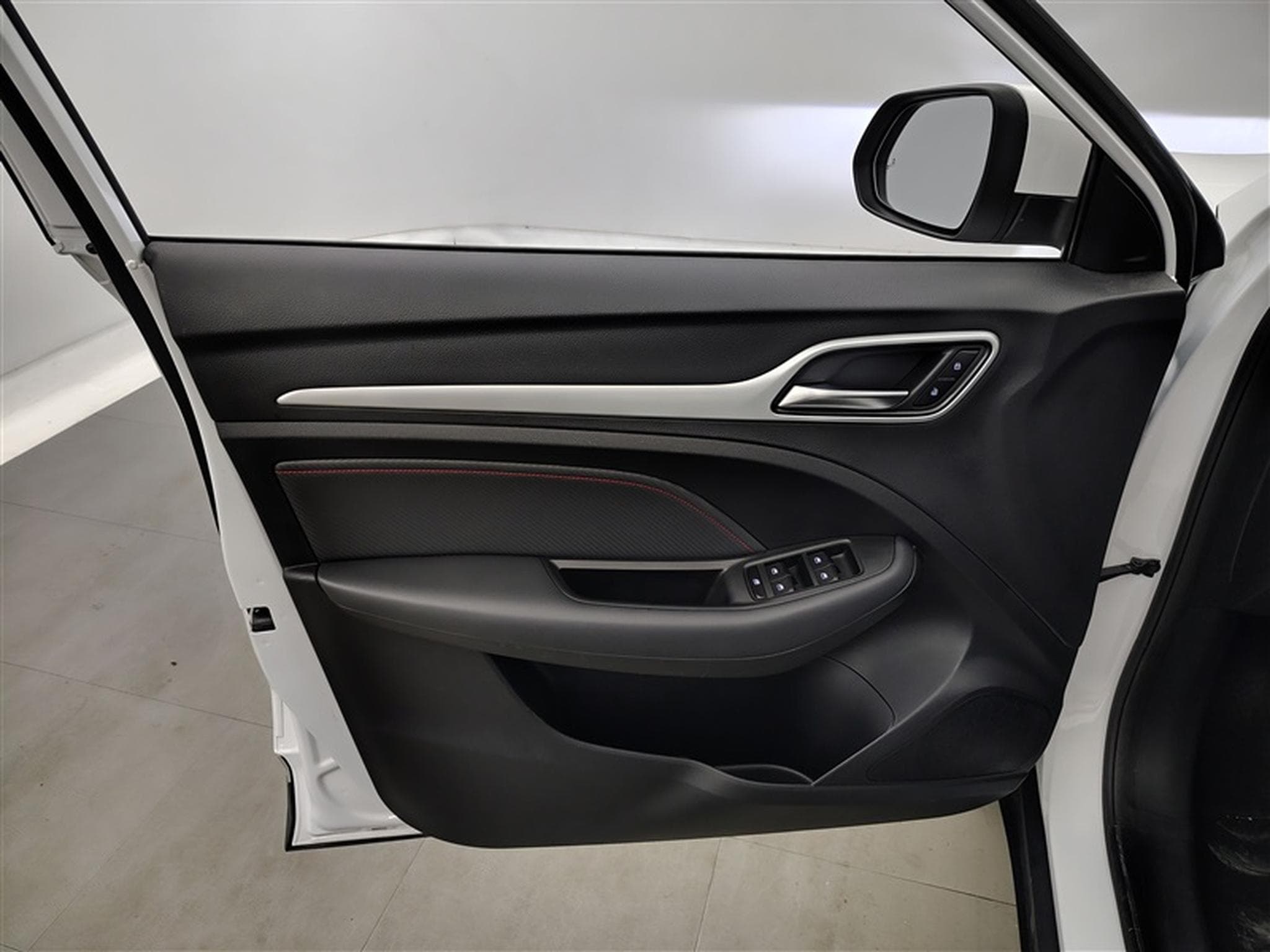 MG ZS Luxury *CAMERA 360/CARPLAY/CRUISE/CLIM* (2024) - Photo 17
