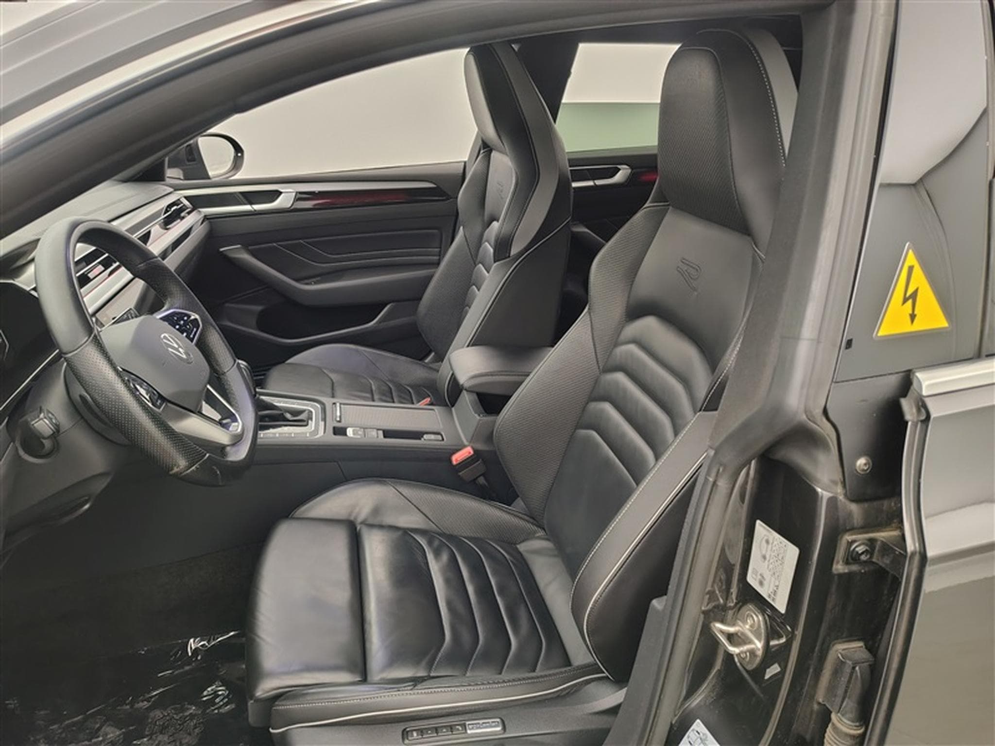 VW Arteon SB eHybrid 1.4 R-Line DSG (160 kW) (2022) - Photo 7