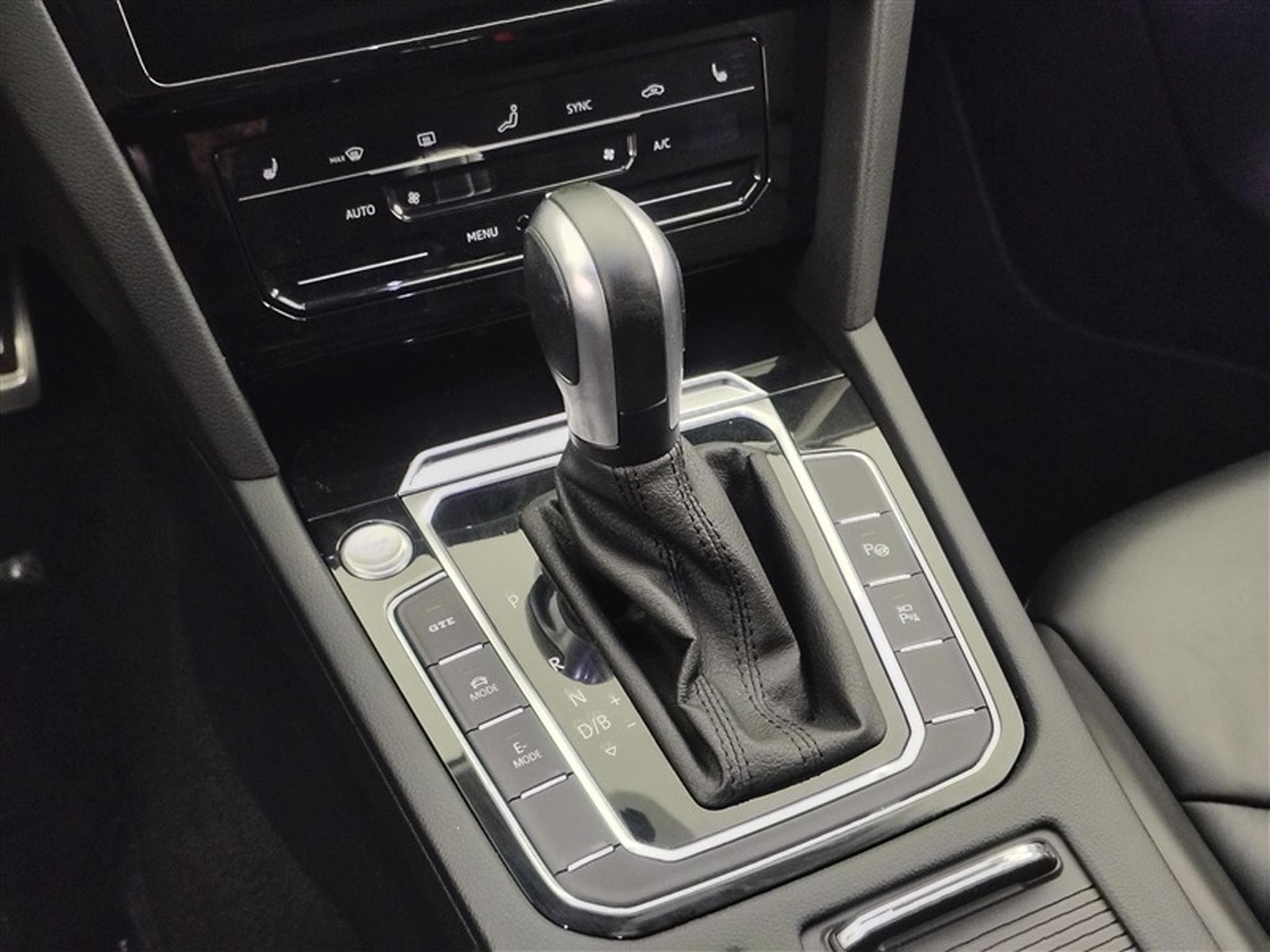 VW Arteon SB eHybrid 1.4 R-Line DSG (160 kW) (2022) - Photo 12