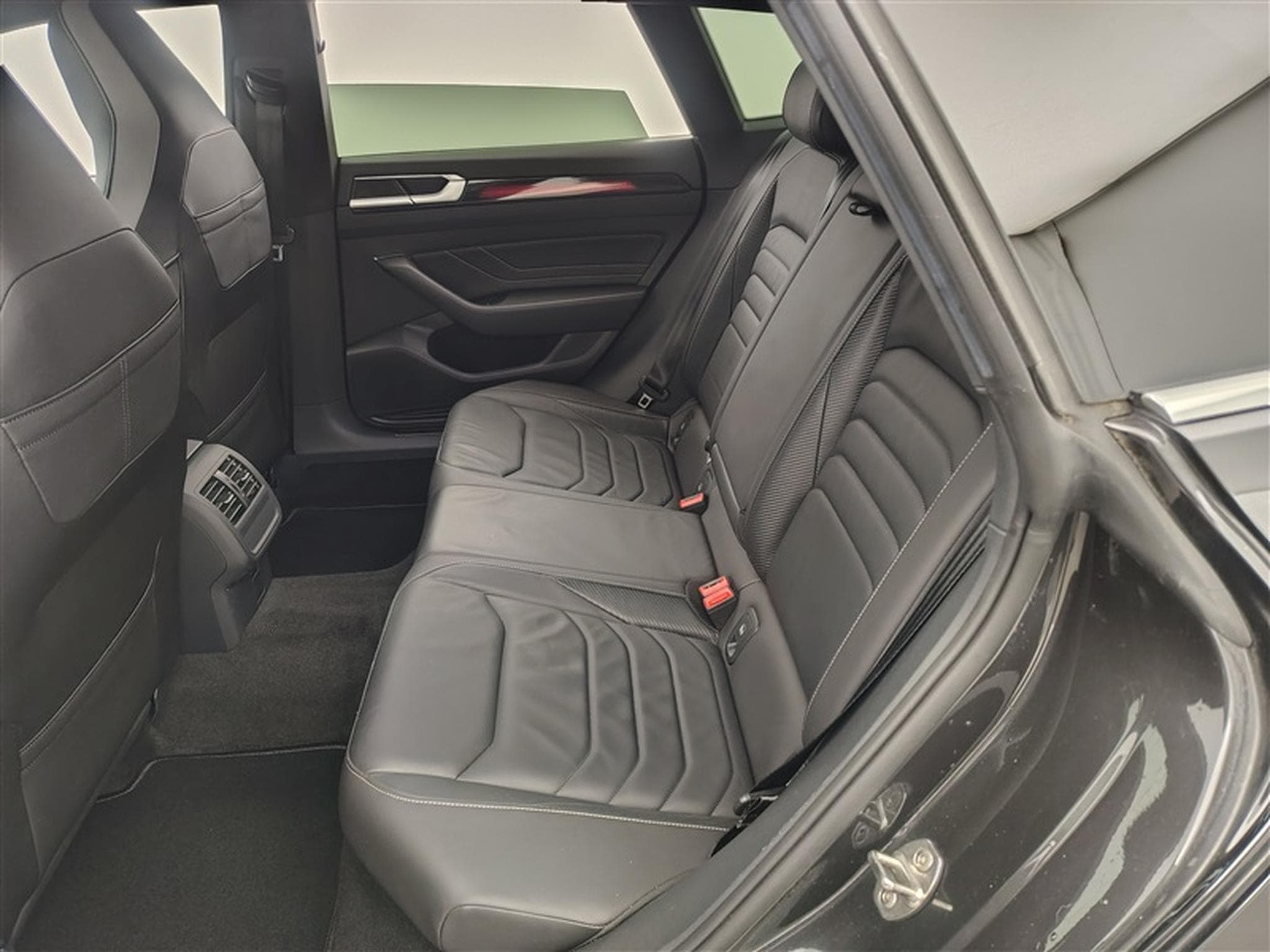 VW Arteon SB eHybrid 1.4 R-Line DSG (160 kW) (2022) - Photo 13