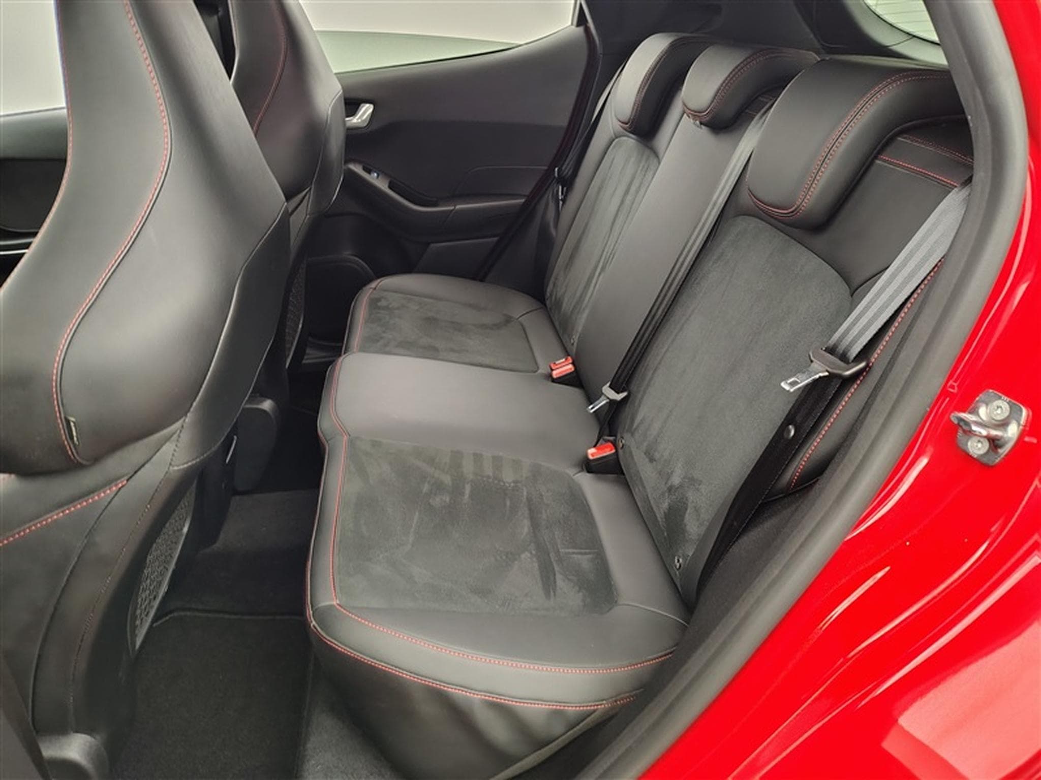 Ford Fiesta 1.5 EcoBoost ST Performance **NAVI/CAM/SG CH/CARPLAY** (2022) - Photo 13