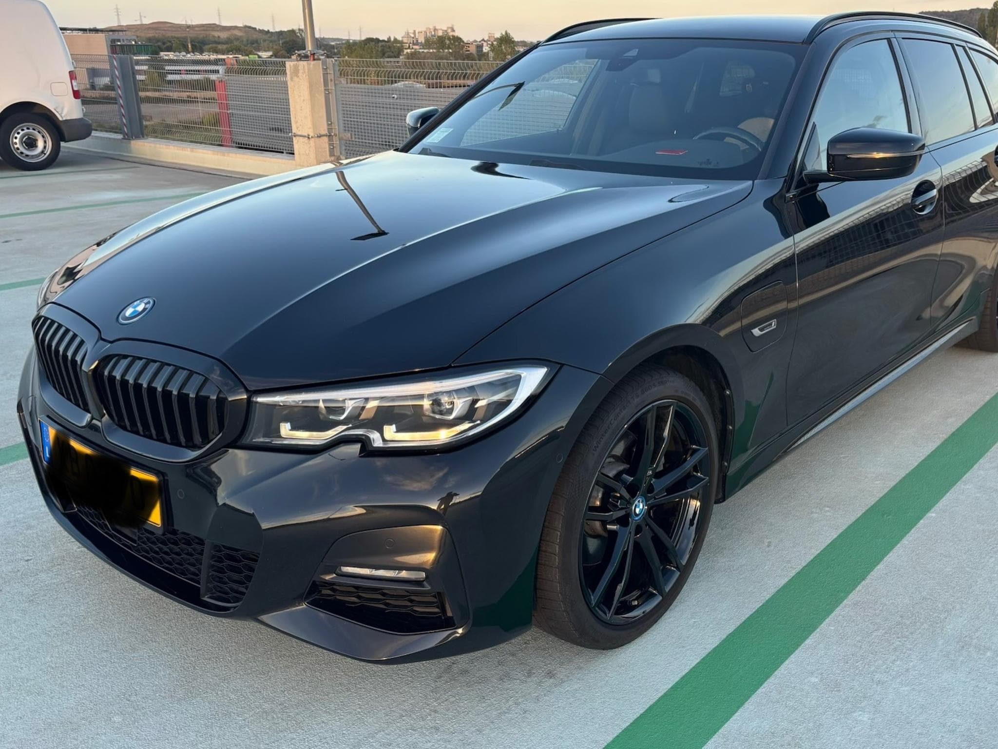 BMW 320 Hybrid / essence (2022) - Foto 1