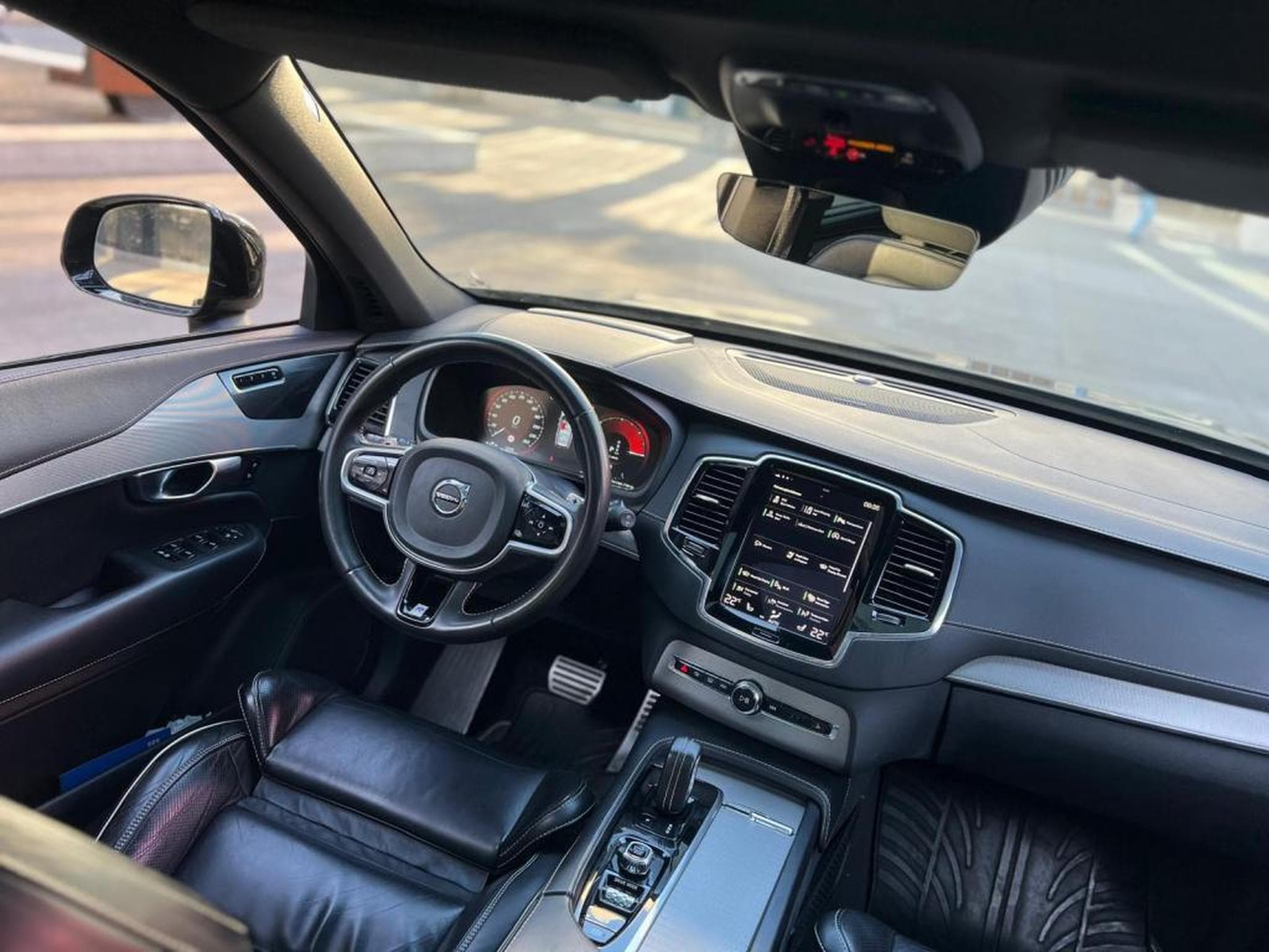 Volvo XC90 AUTOMATIQUE / DIESEL / 7 PLACES / TOIT OUVRANT / HARMAN KARD (2019) - Foto 13