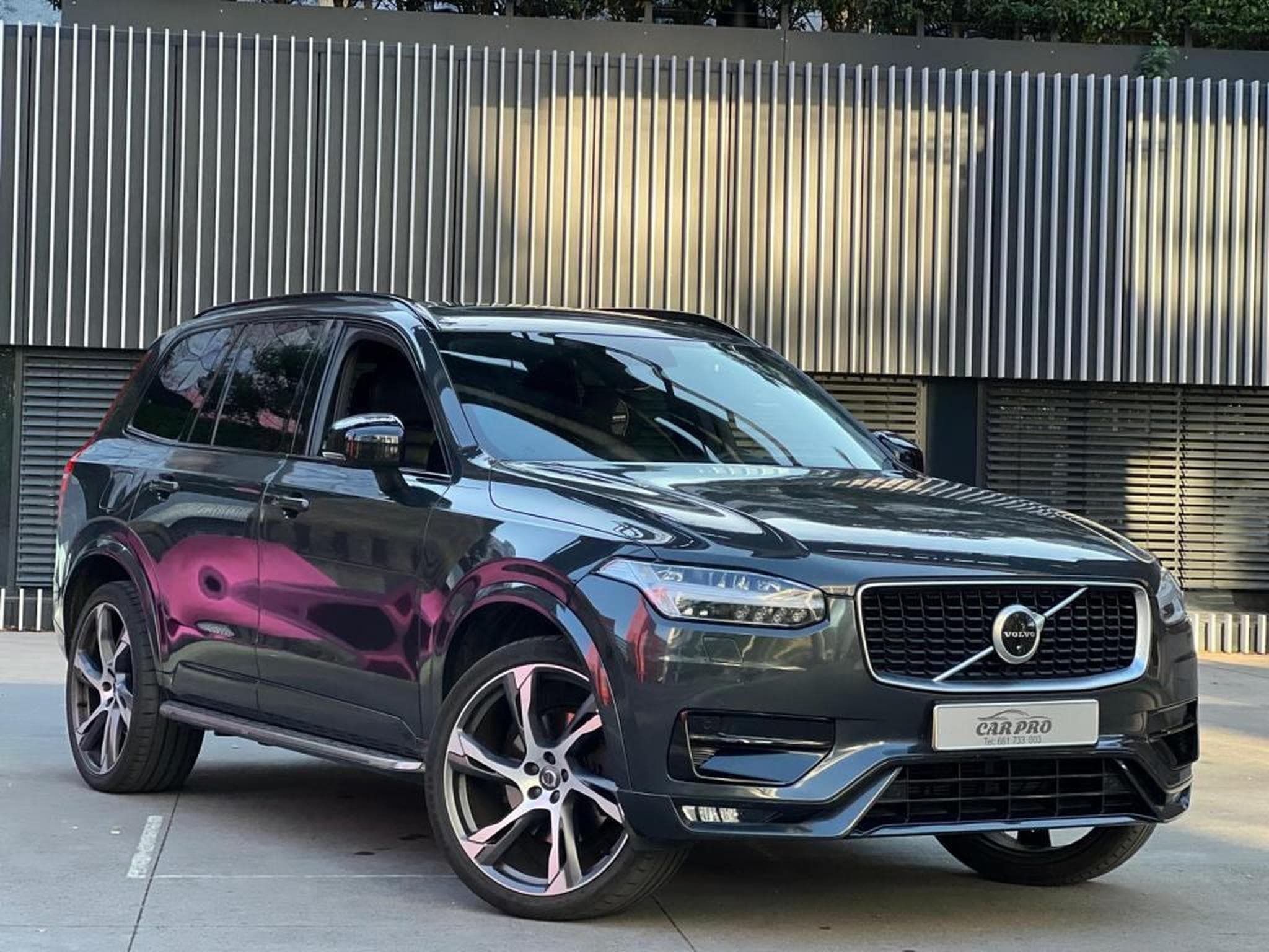 Volvo XC90 AUTOMATIQUE / DIESEL / 7 PLACES / TOIT OUVRANT / HARMAN KARD (2019) - Foto 2