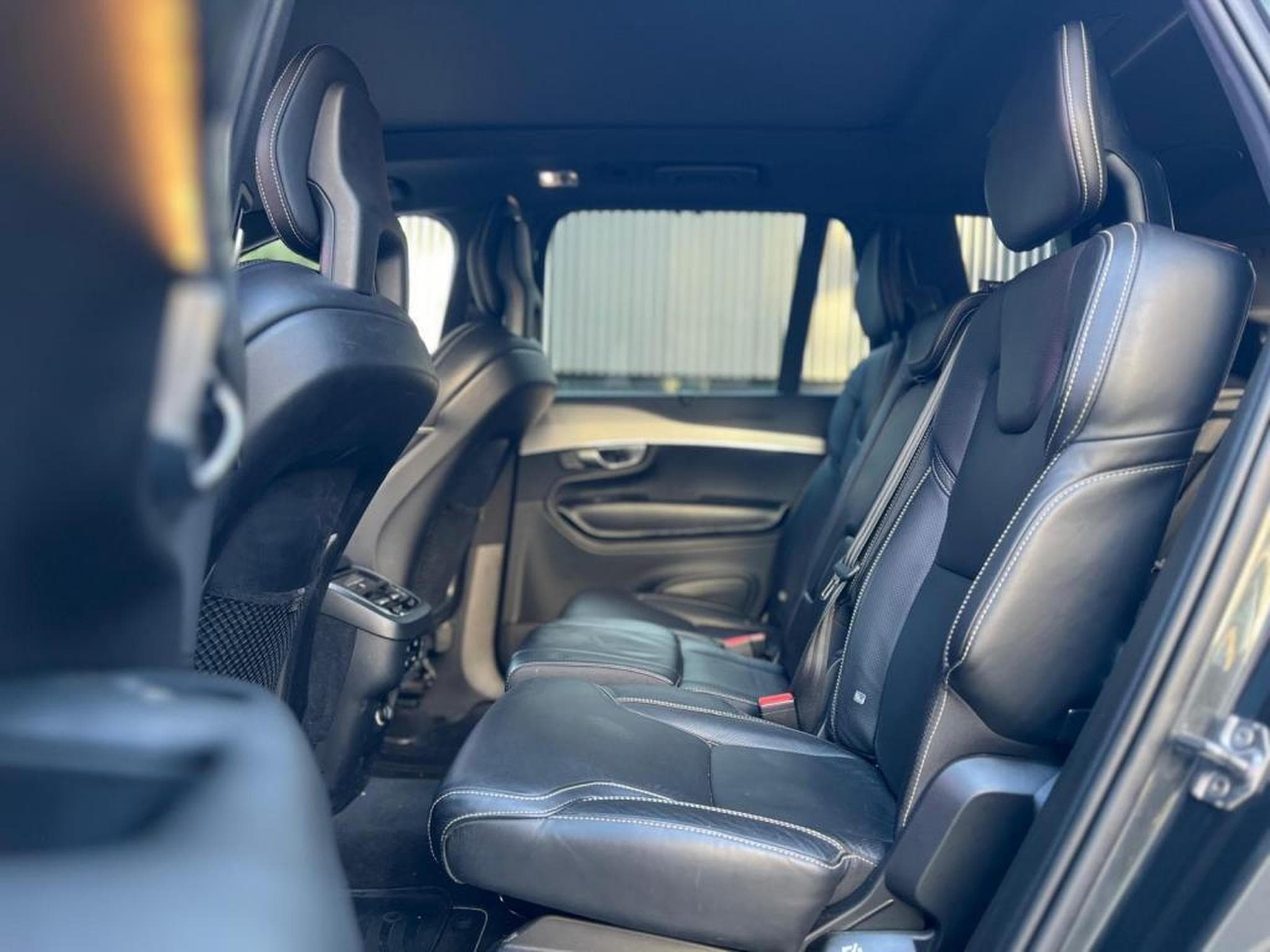 Volvo XC90 AUTOMATIQUE / DIESEL / 7 PLACES / TOIT OUVRANT / HARMAN KARD (2019) - Foto 17