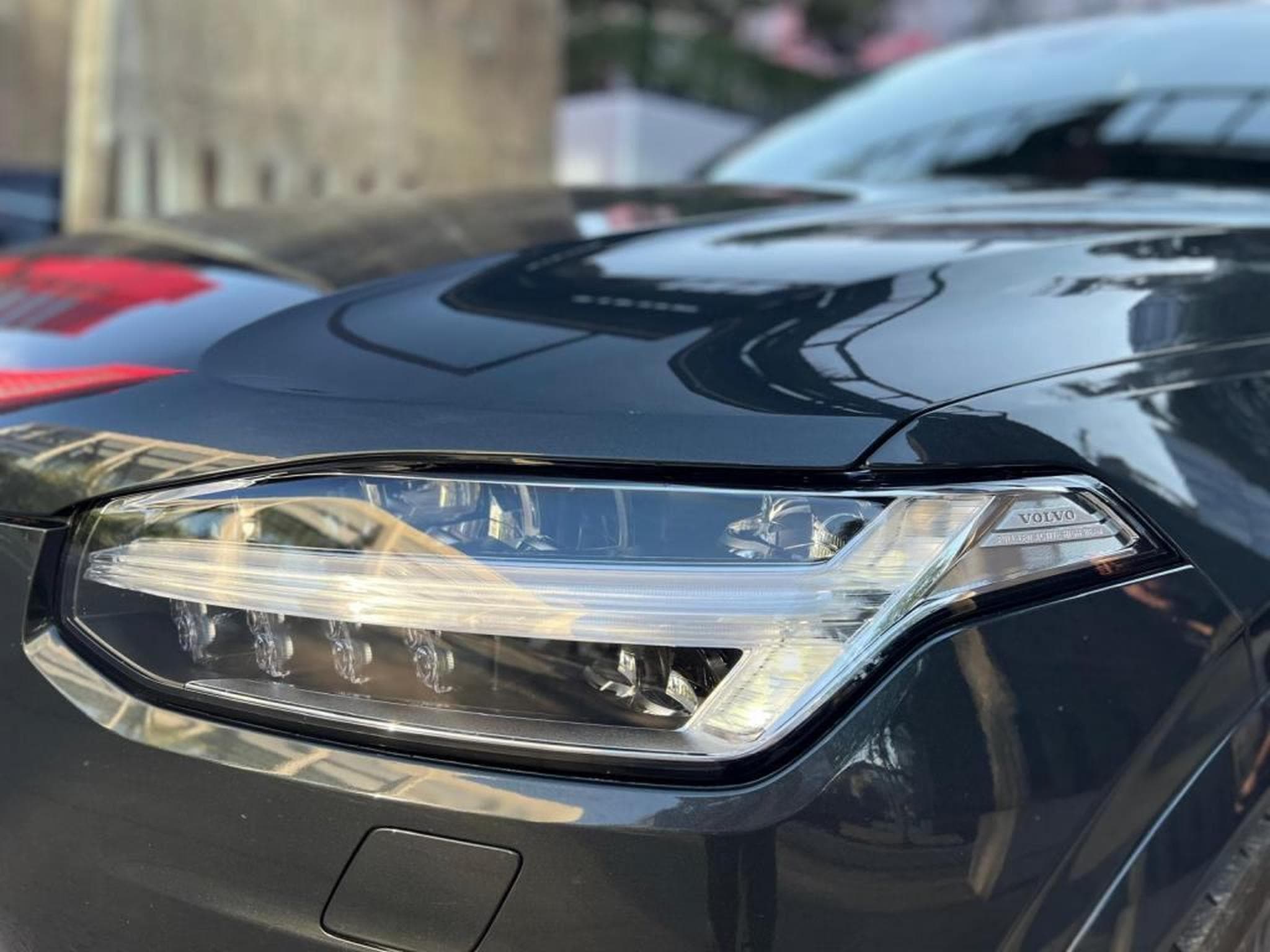 Volvo XC90 AUTOMATIQUE / DIESEL / 7 PLACES / TOIT OUVRANT / HARMAN KARD (2019) - Foto 10