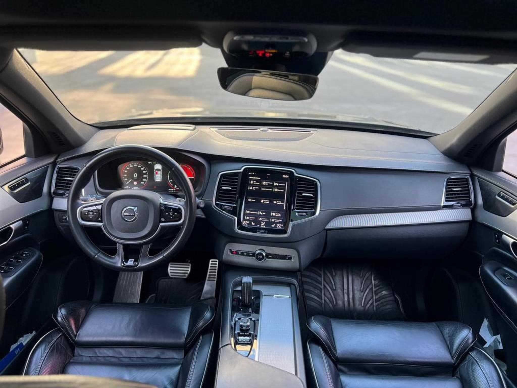 Volvo XC90 AUTOMATIQUE / DIESEL / 7 PLACES / TOIT OUVRANT / HARMAN KARD (2019) - Foto 11