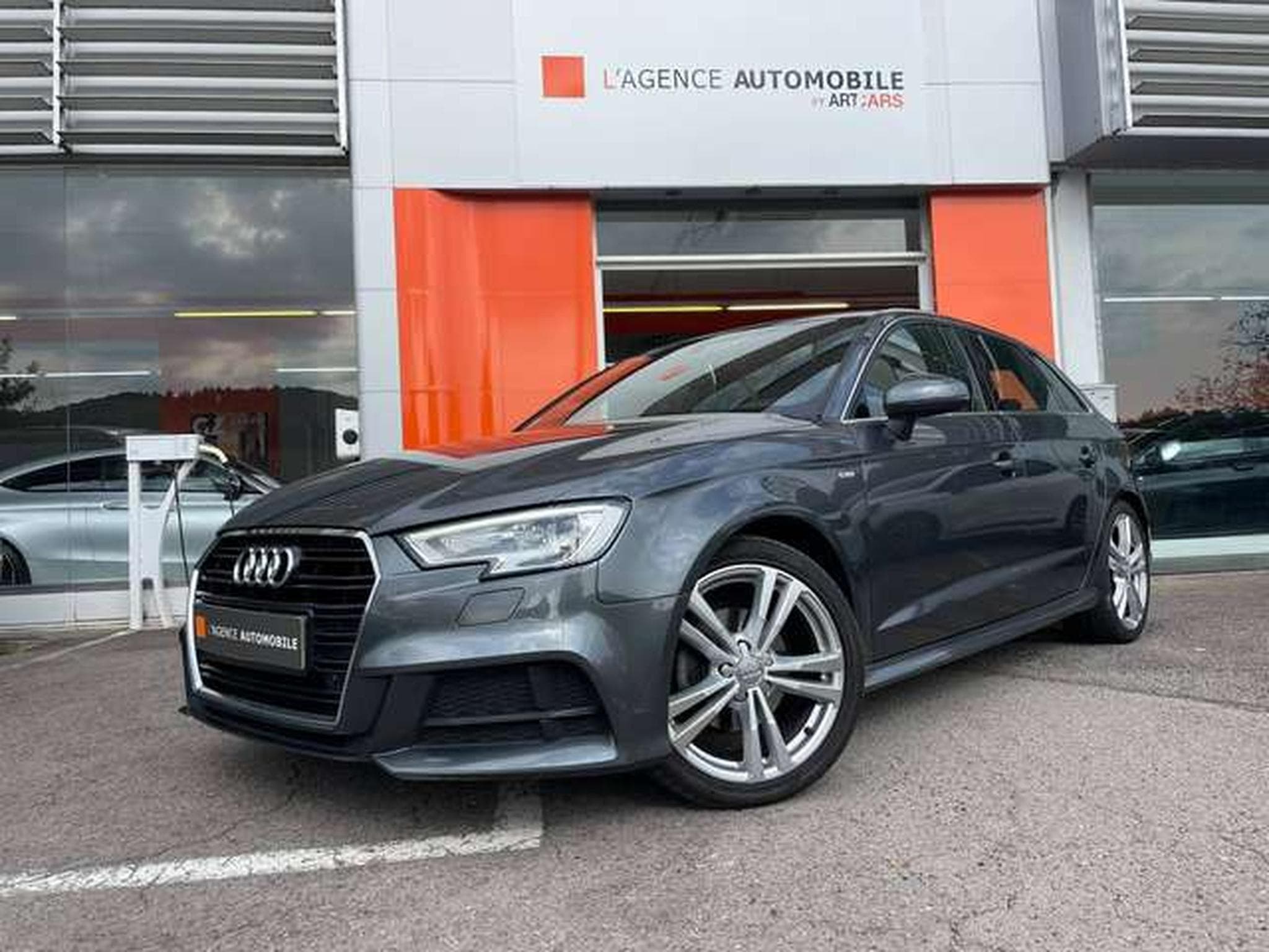Audi A3 A3 SPORTBACK S-LINE Auto (2017) - Photo 2