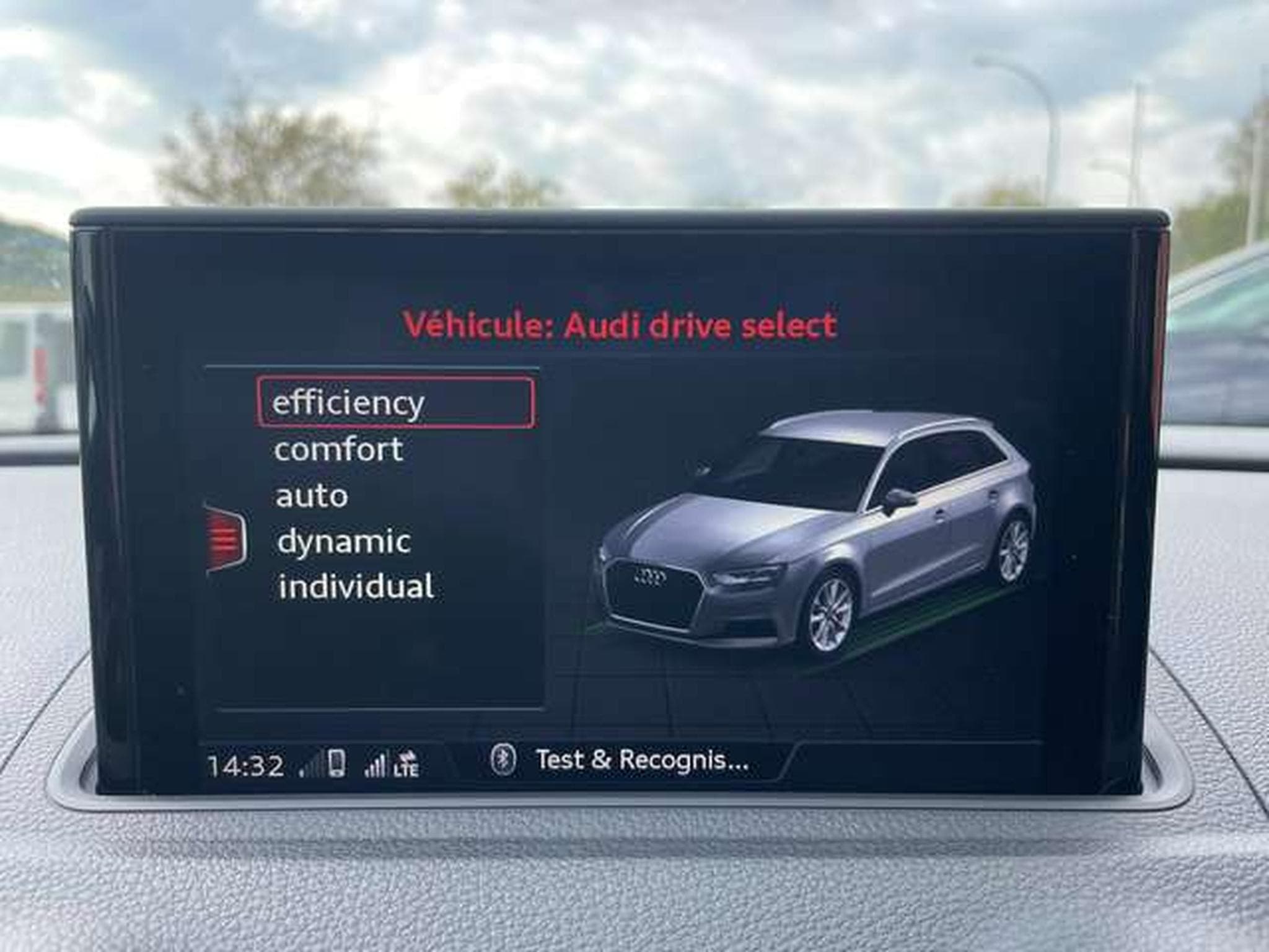 Audi A3 A3 SPORTBACK S-LINE Auto (2017) - Photo 19