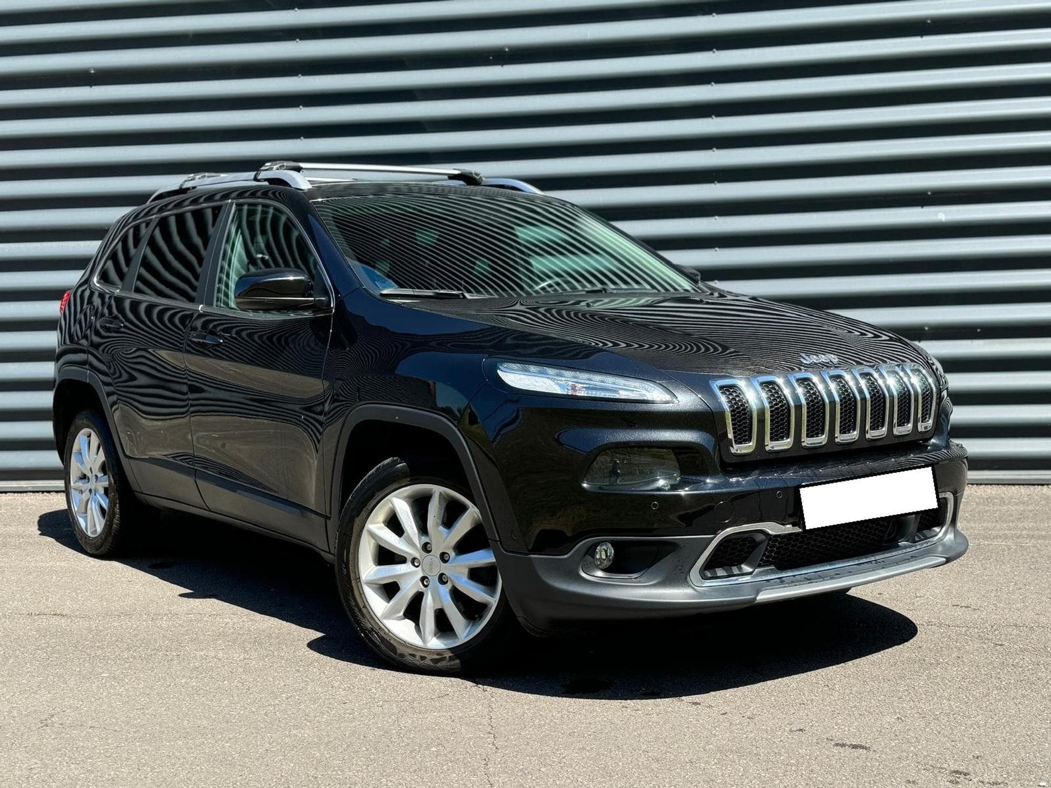 Jeep Cherokee Jeep CHEROKEE 2.0 MULTIJET 170CH LIMITED (2015) - Photo 2