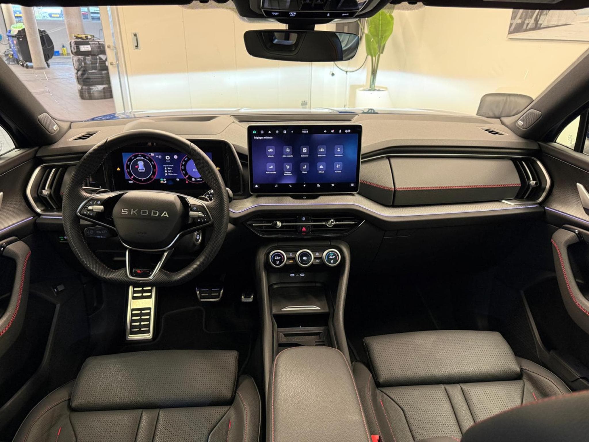 Skoda Kodiaq RS 2.0 TSI 4x4 265 CV / 195kW  DSG7 (2025) - Photo 5