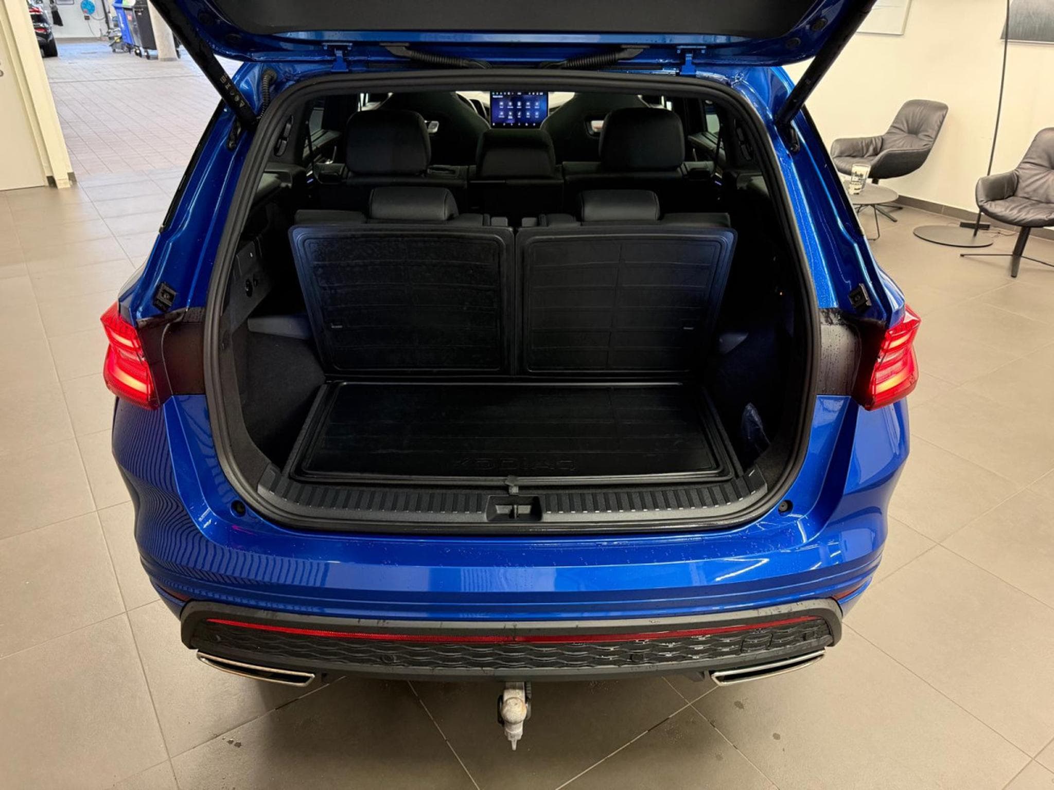 Skoda Kodiaq RS 2.0 TSI 4x4 265 CV / 195kW  DSG7 (2025) - Photo 9