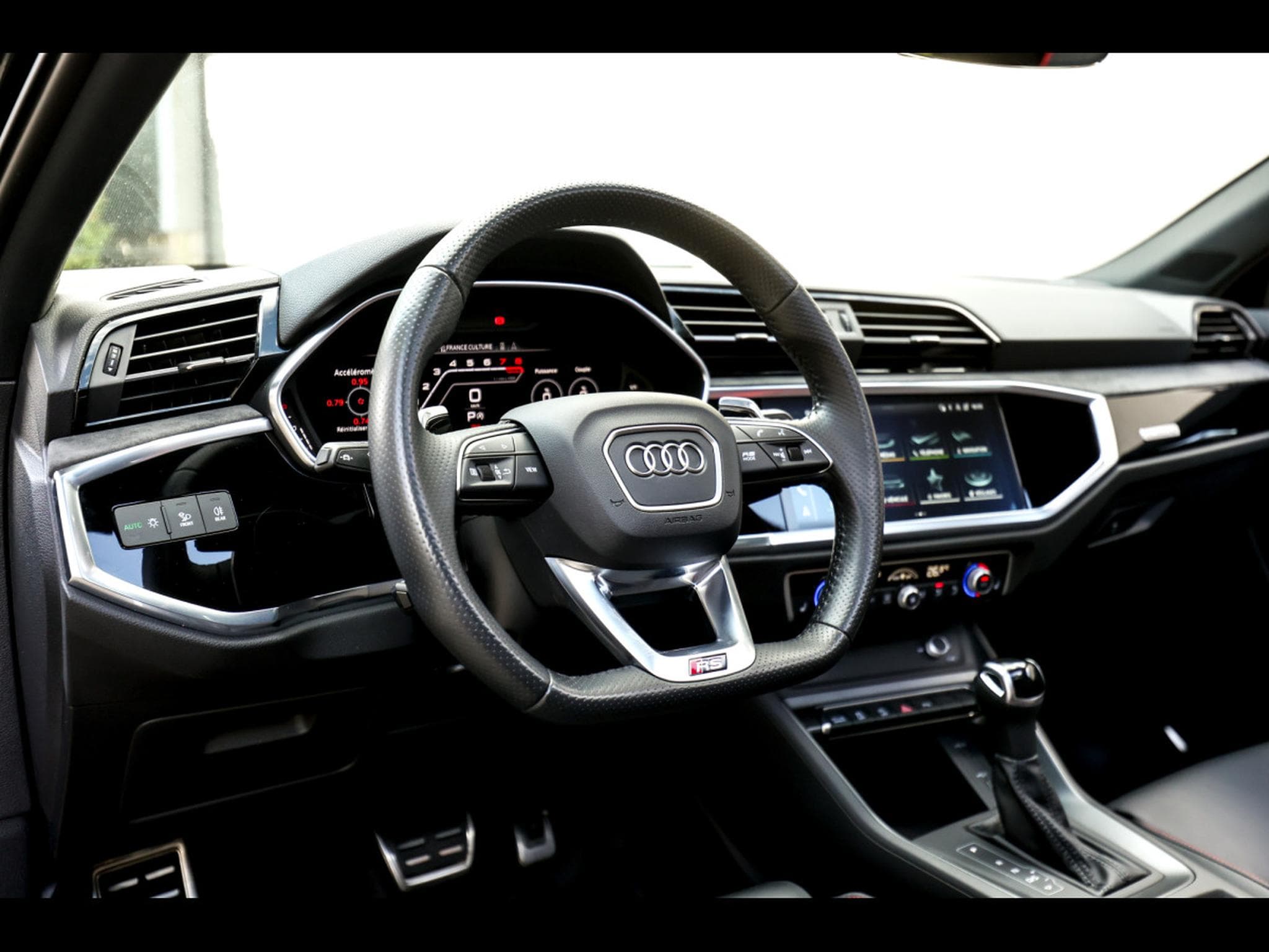 Audi RSQ3 SPORTBACK 2.5 TFSI QUATTRO S-TRONIC - MYTHOS BLACK METALLIC (2021) - Foto 10