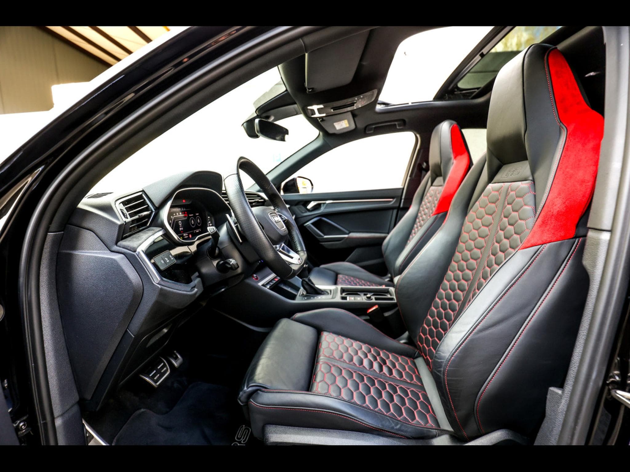 Audi RSQ3 SPORTBACK 2.5 TFSI QUATTRO S-TRONIC - MYTHOS BLACK METALLIC (2021) - Foto 11