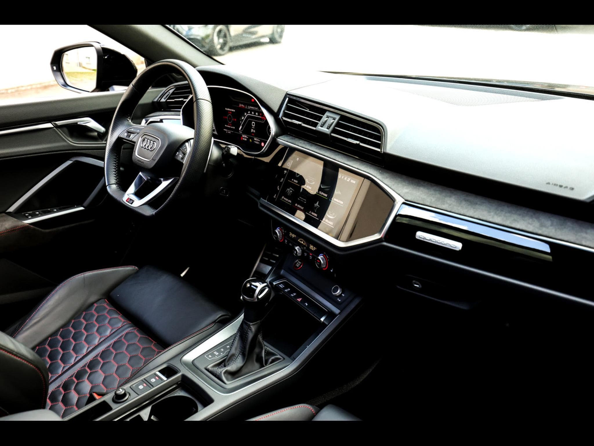 Audi RSQ3 SPORTBACK 2.5 TFSI QUATTRO S-TRONIC - MYTHOS BLACK METALLIC (2021) - Foto 14