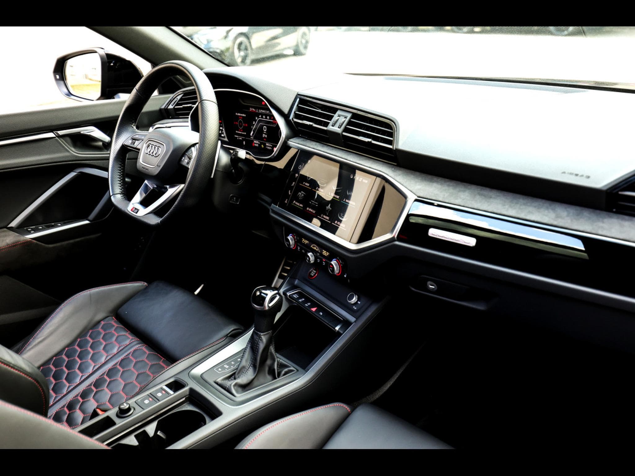 Audi RSQ3 SPORTBACK 2.5 TFSI QUATTRO S-TRONIC - MYTHOS BLACK METALLIC (2021) - Foto 25