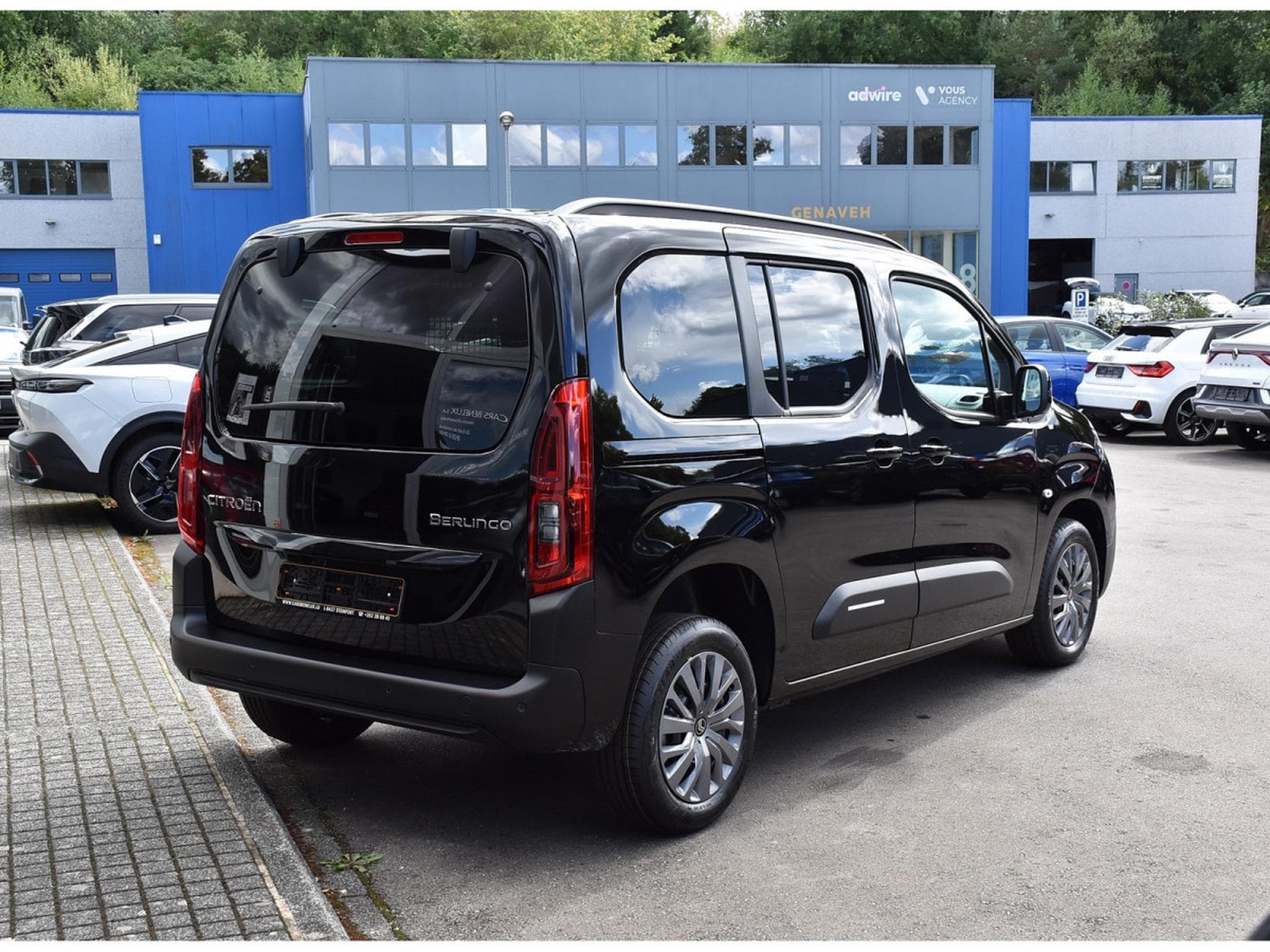 Citroën Berlingo 1.5 BlueHDI 130 EAT8 5 Pl. REGUL SMARTPHONE LED NEUF (2026) - Photo 4