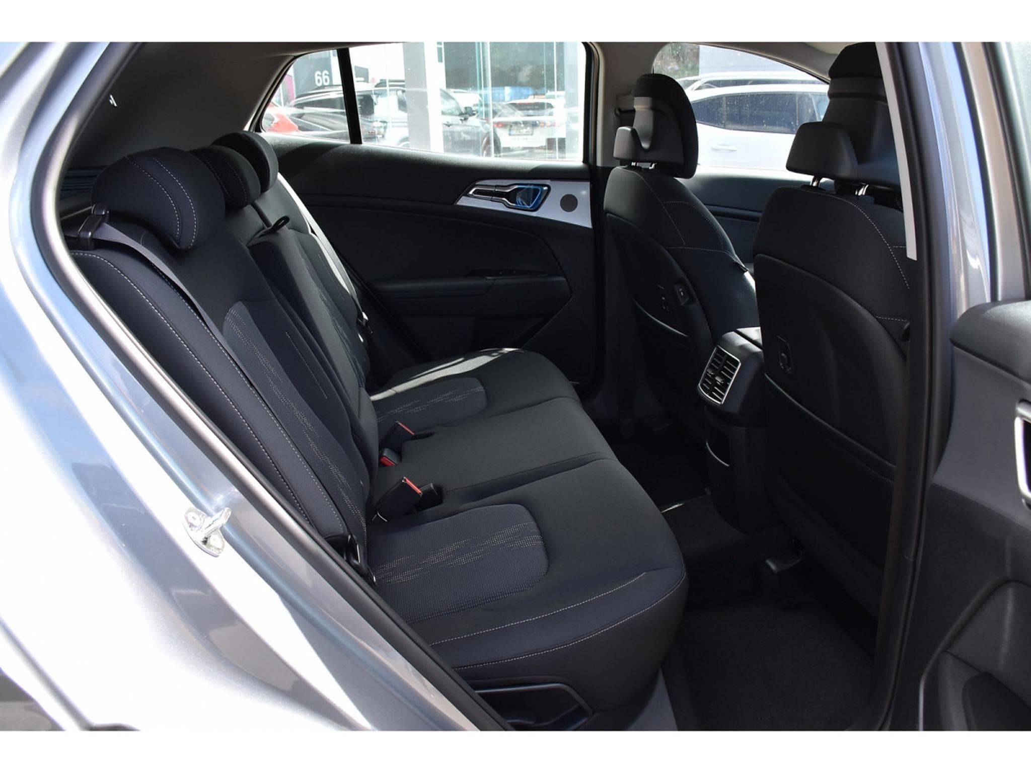 Kia Sportage 1.6 T-GDI Pulse DCT SG + VOLANT CHFF ACC CAM NEUF (2026) - Photo 8