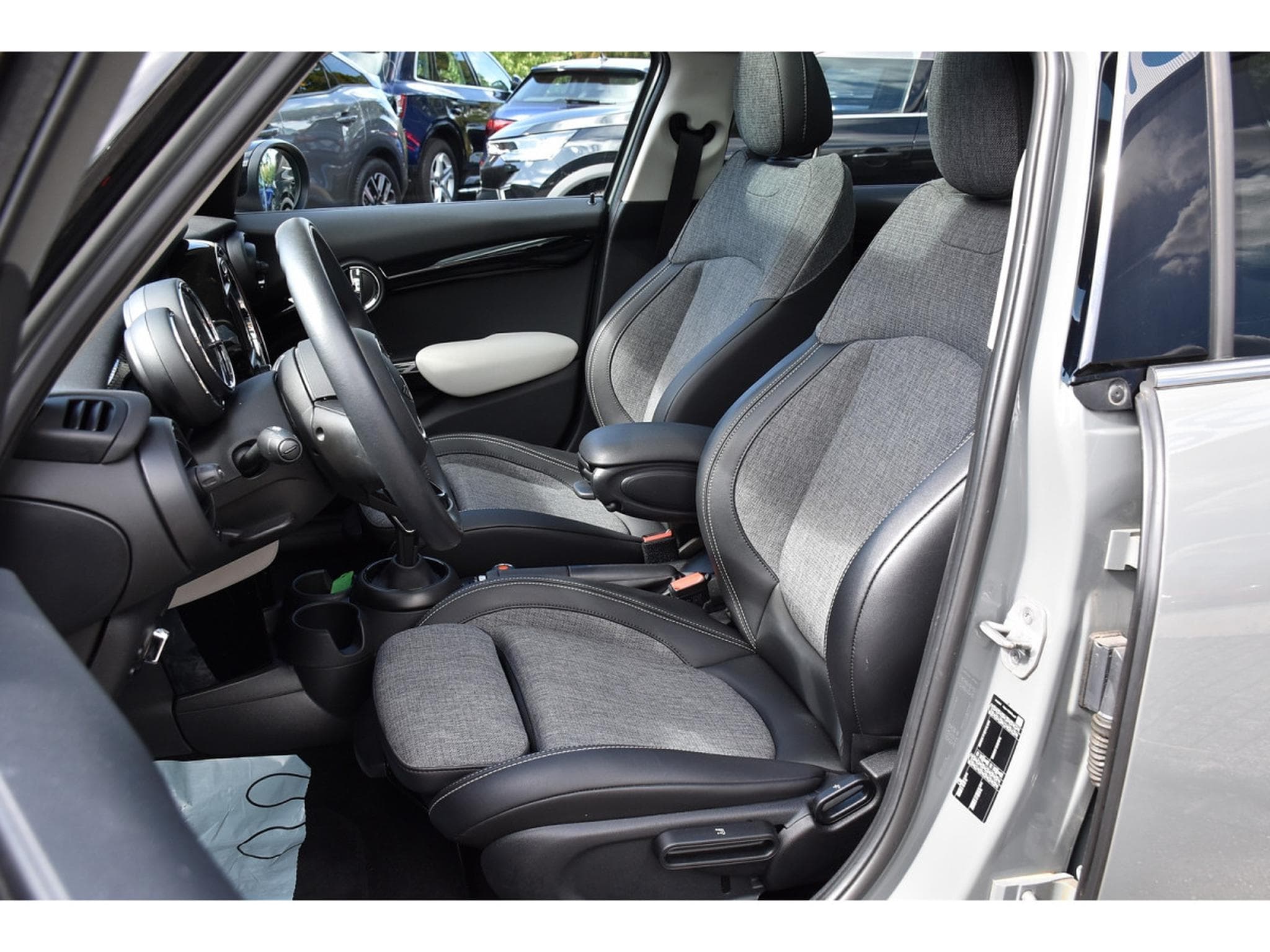 Mini Cooper S 2.0iA PANO PARK SG CHAUFF 1° MAIN (2021) - Photo 6