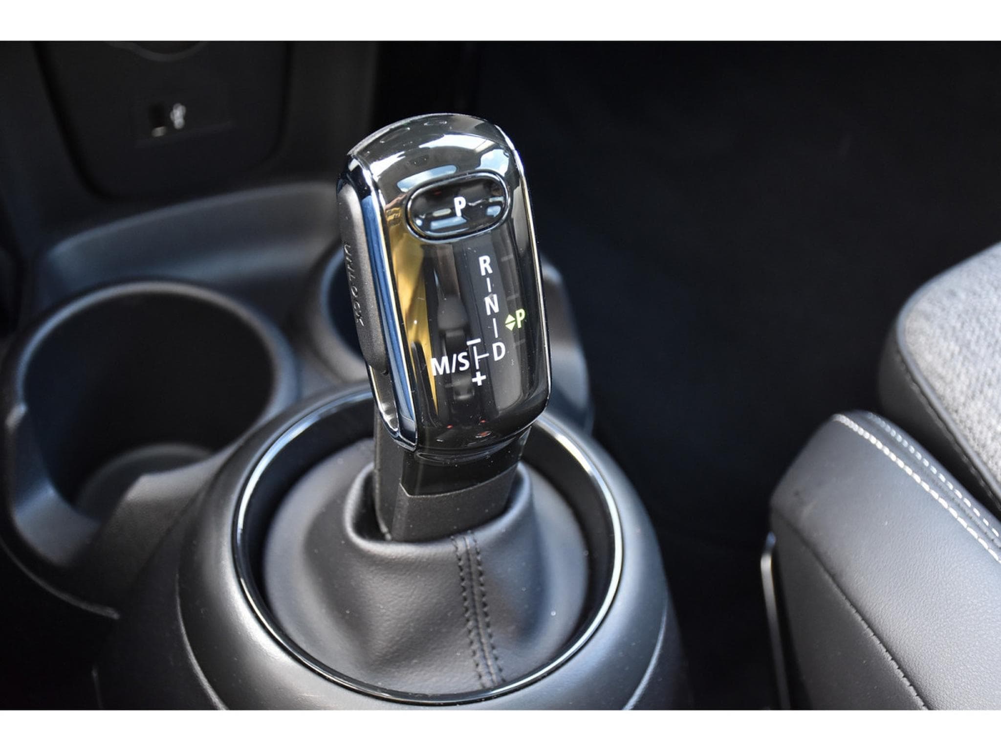 Mini Cooper S 2.0iA PANO PARK SG CHAUFF 1° MAIN (2021) - Photo 16