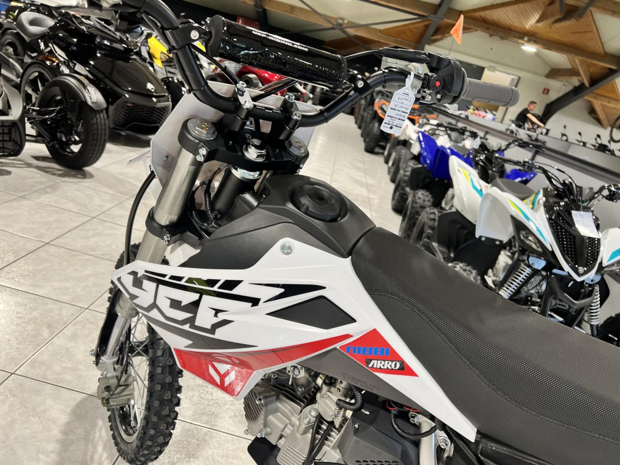 YCF Bigy 150 E Factory S démarreur électrique (2024) - Foto 6