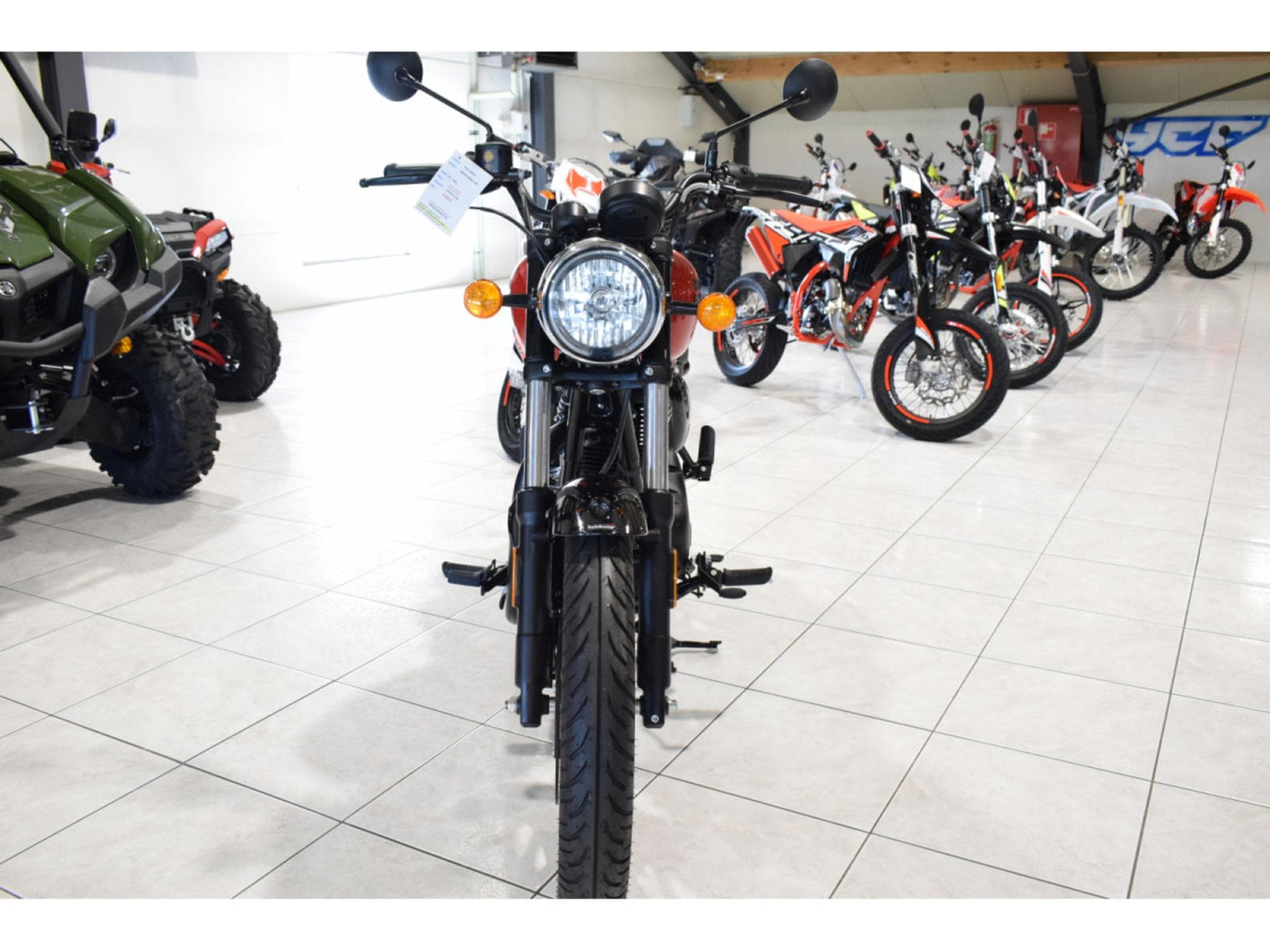 Royal Enfield Meteor FIREBALL RED (2026) - Foto 2