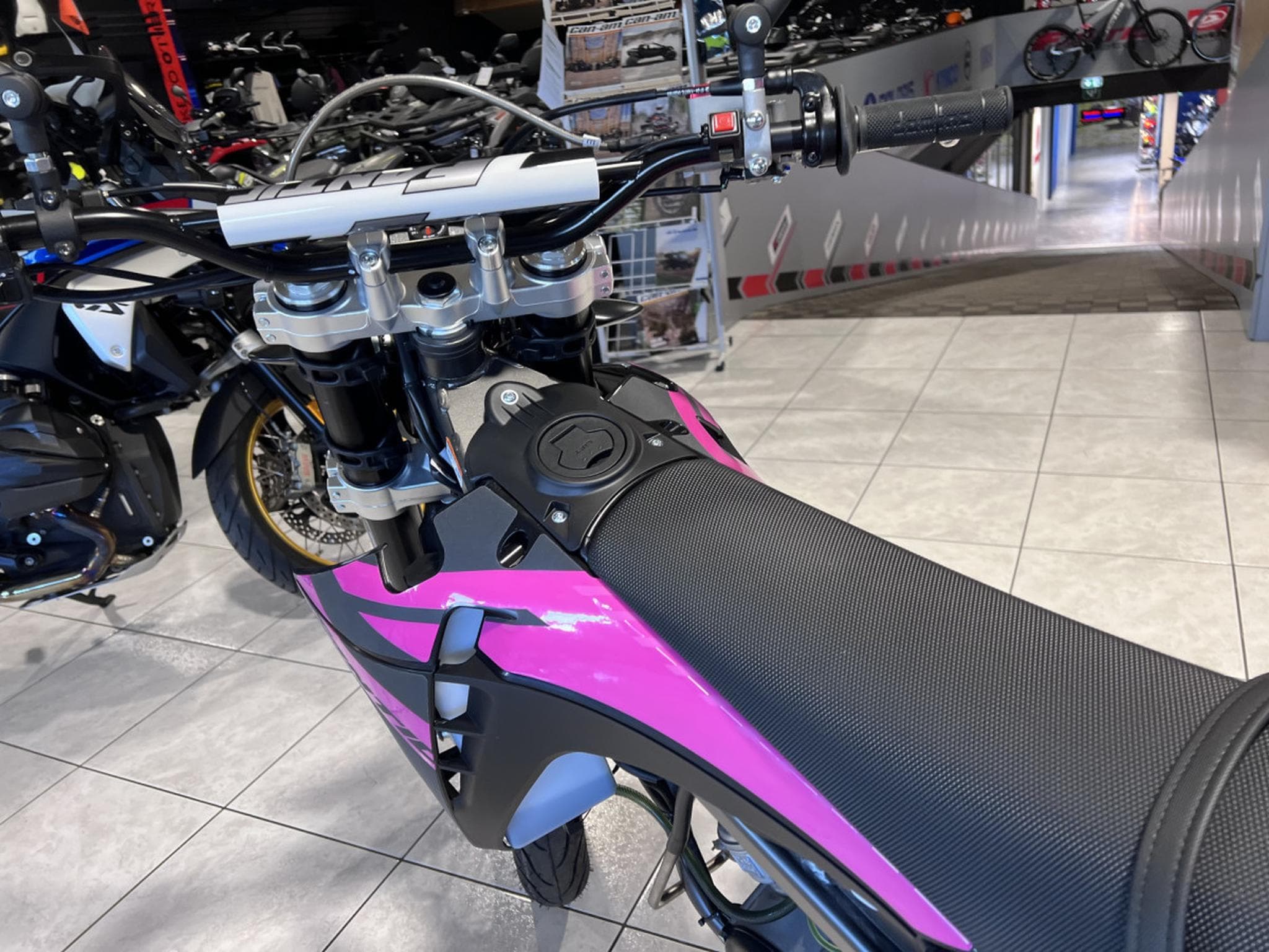 Fantic Motard PERFORMANCE 2T (2024) - Foto 6