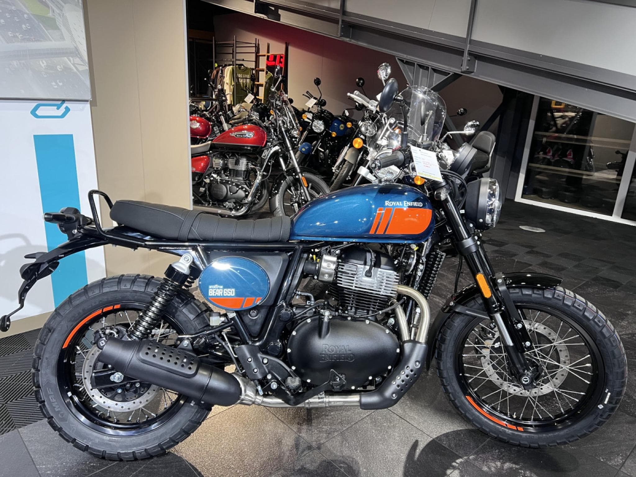 Royal Enfield Bear 650 Petrol Green (2025) - Foto 1