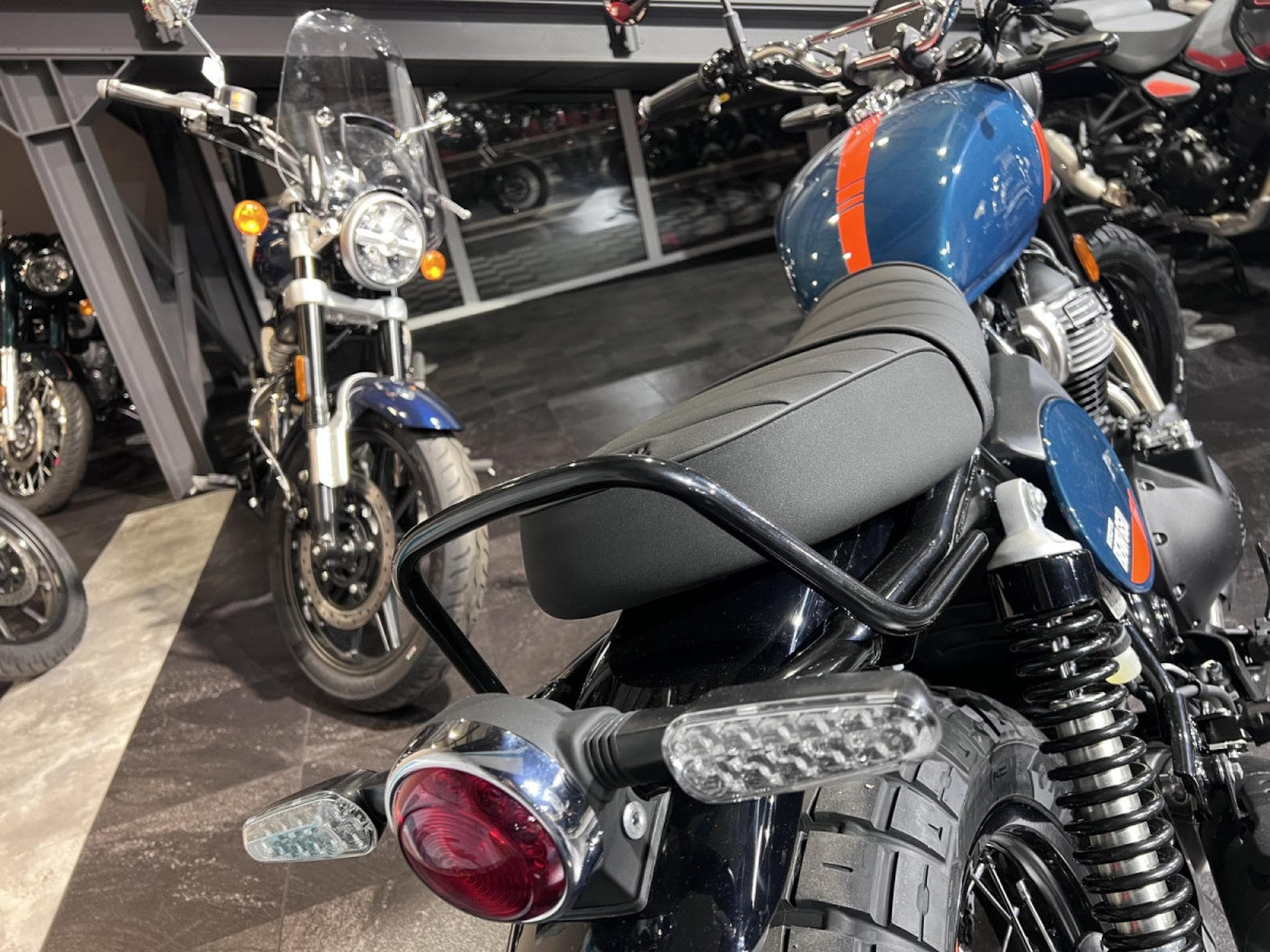 Royal Enfield Bear 650 Petrol Green (2025) - Foto 5