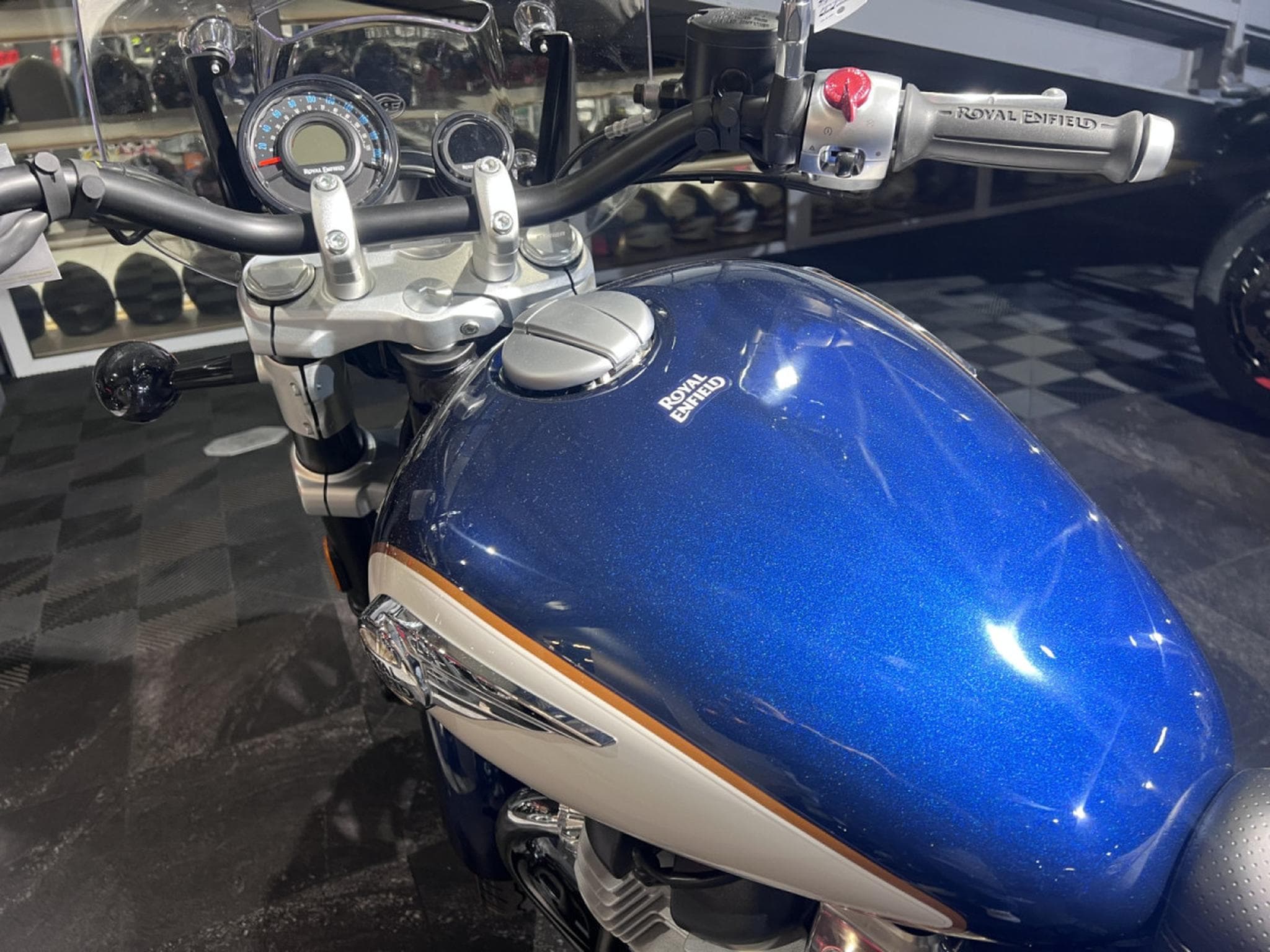 Royal Enfield Meteor Bleu  Celestial (2025) - Foto 6