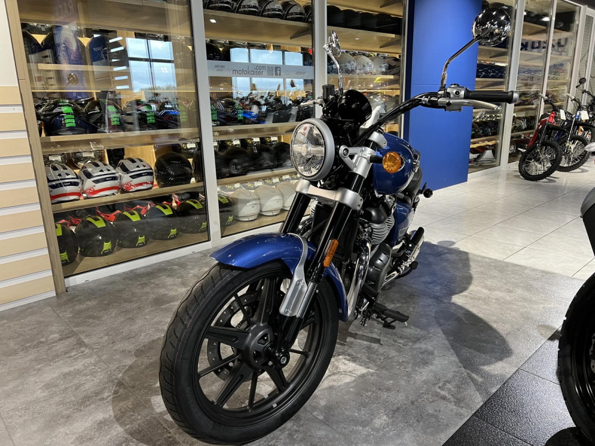 Royal Enfield Meteor bleu Astral (2024) - Foto 2