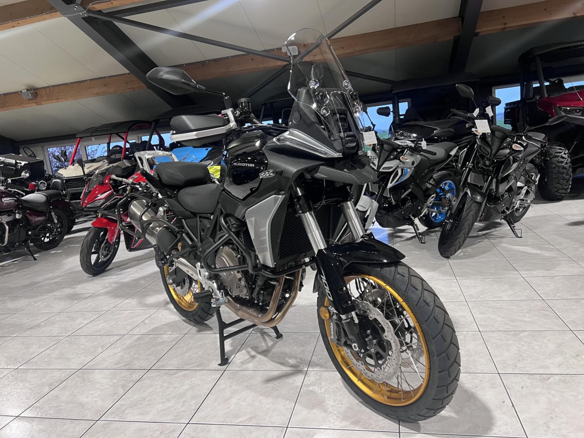 QJmotor SRT 700 SX TOURING (2026) - Foto 7