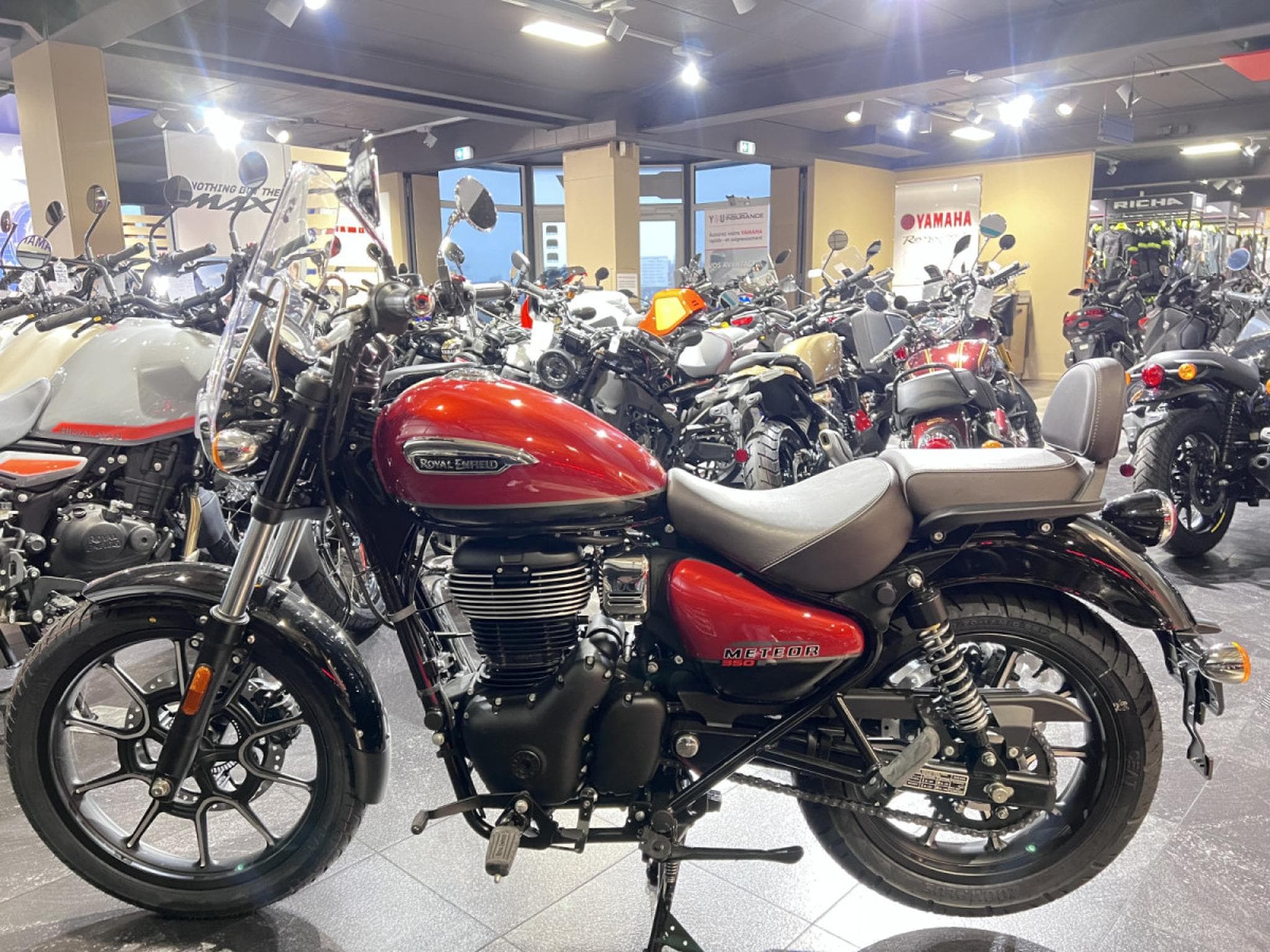Royal Enfield Meteor SUPERNOVA RED (2024) - Foto 3