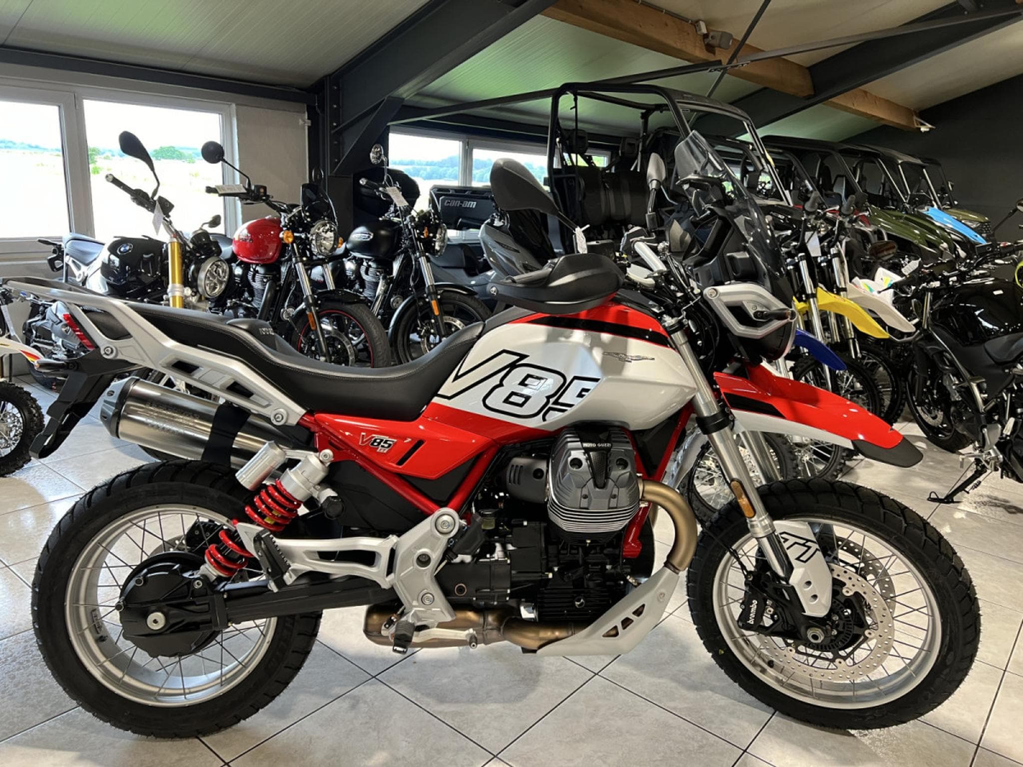 Moto Guzzi V85 TT (2026) - Foto 1