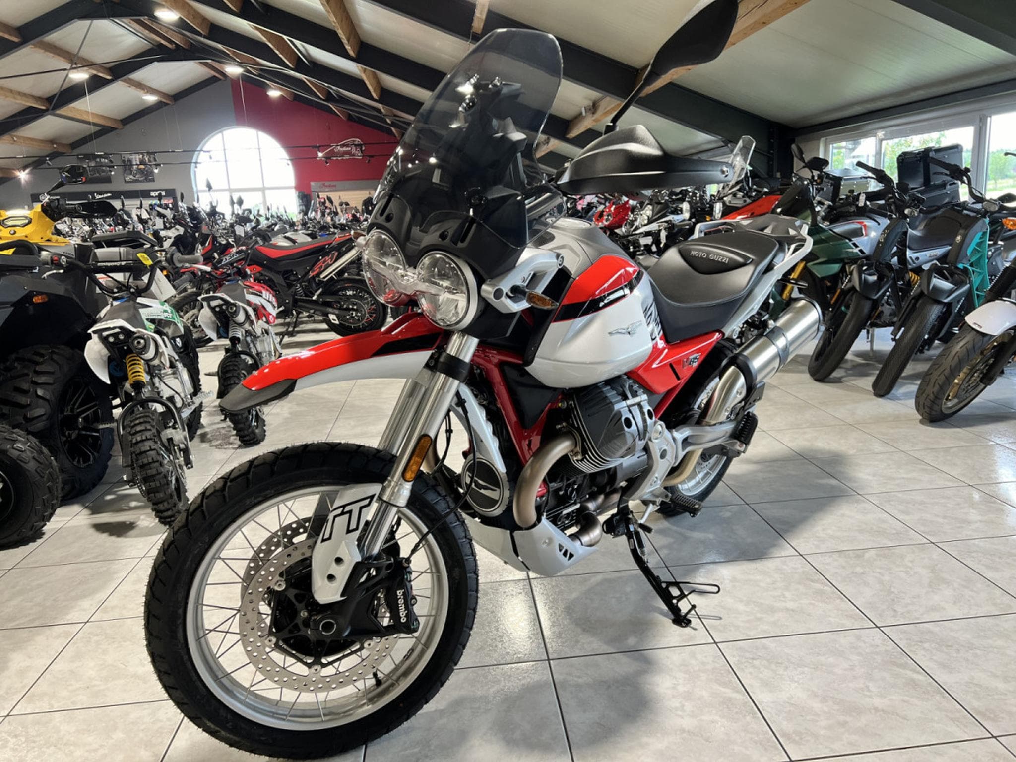 Moto Guzzi V85 TT (2026) - Foto 2