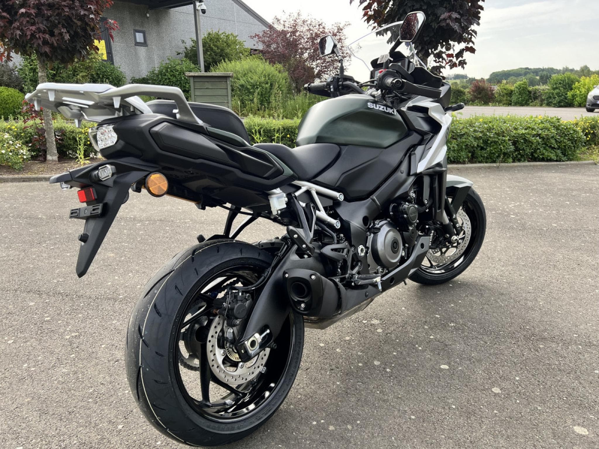 Suzuki GSX-S 1000 GX (2026) - Photo 3