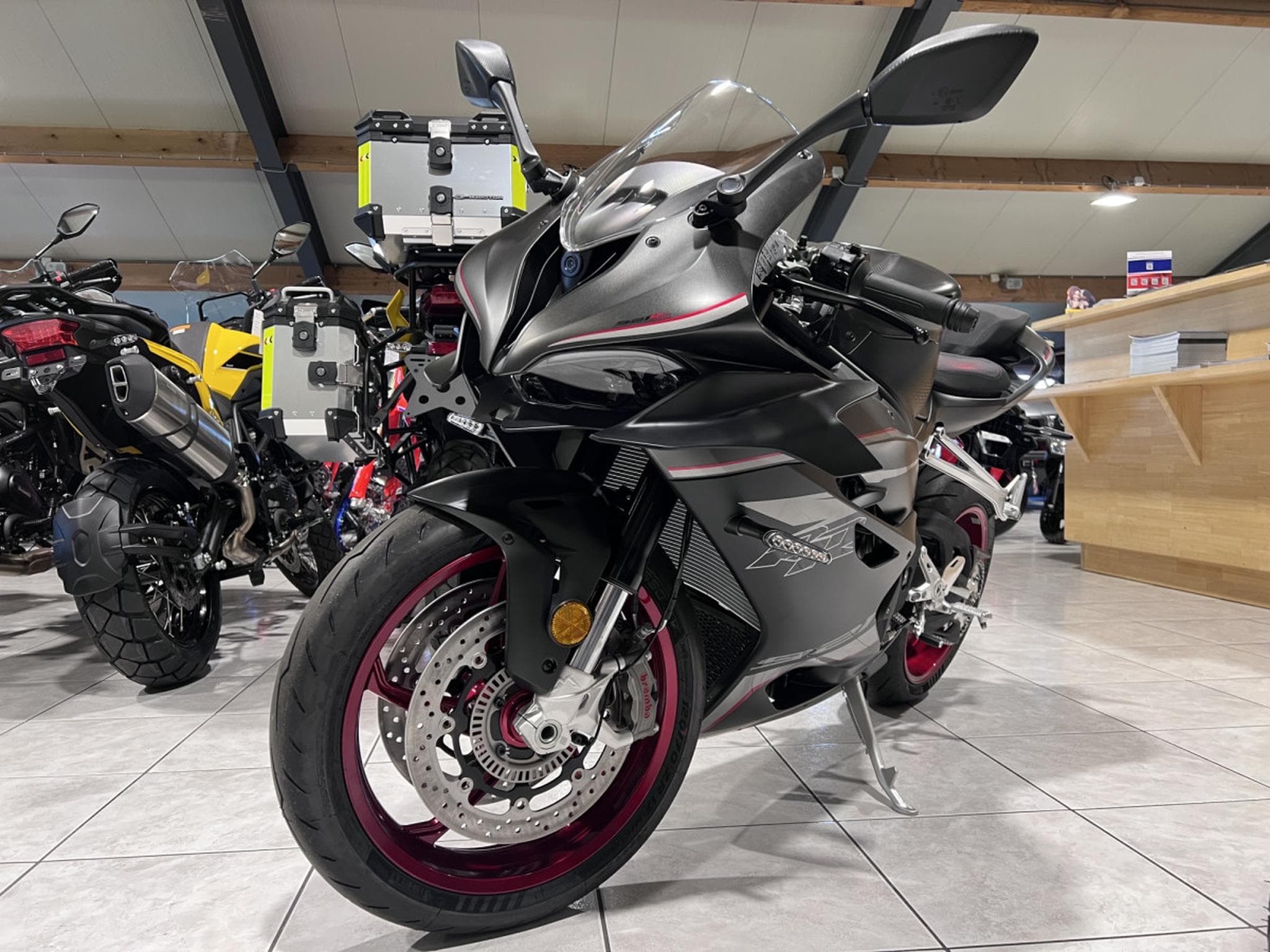 QJmotor SRK 921 RR (2026) - Foto 2