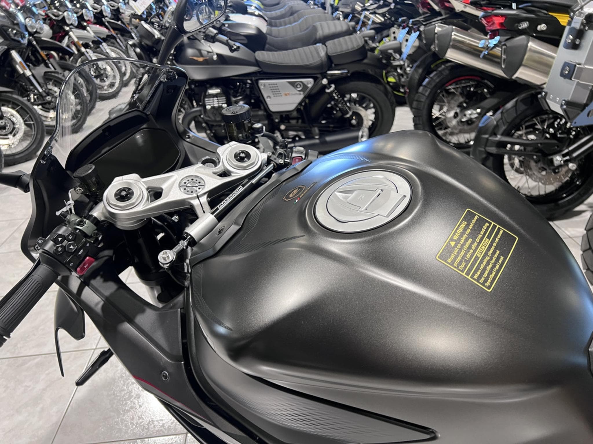 QJmotor SRK 921 RR (2026) - Foto 7