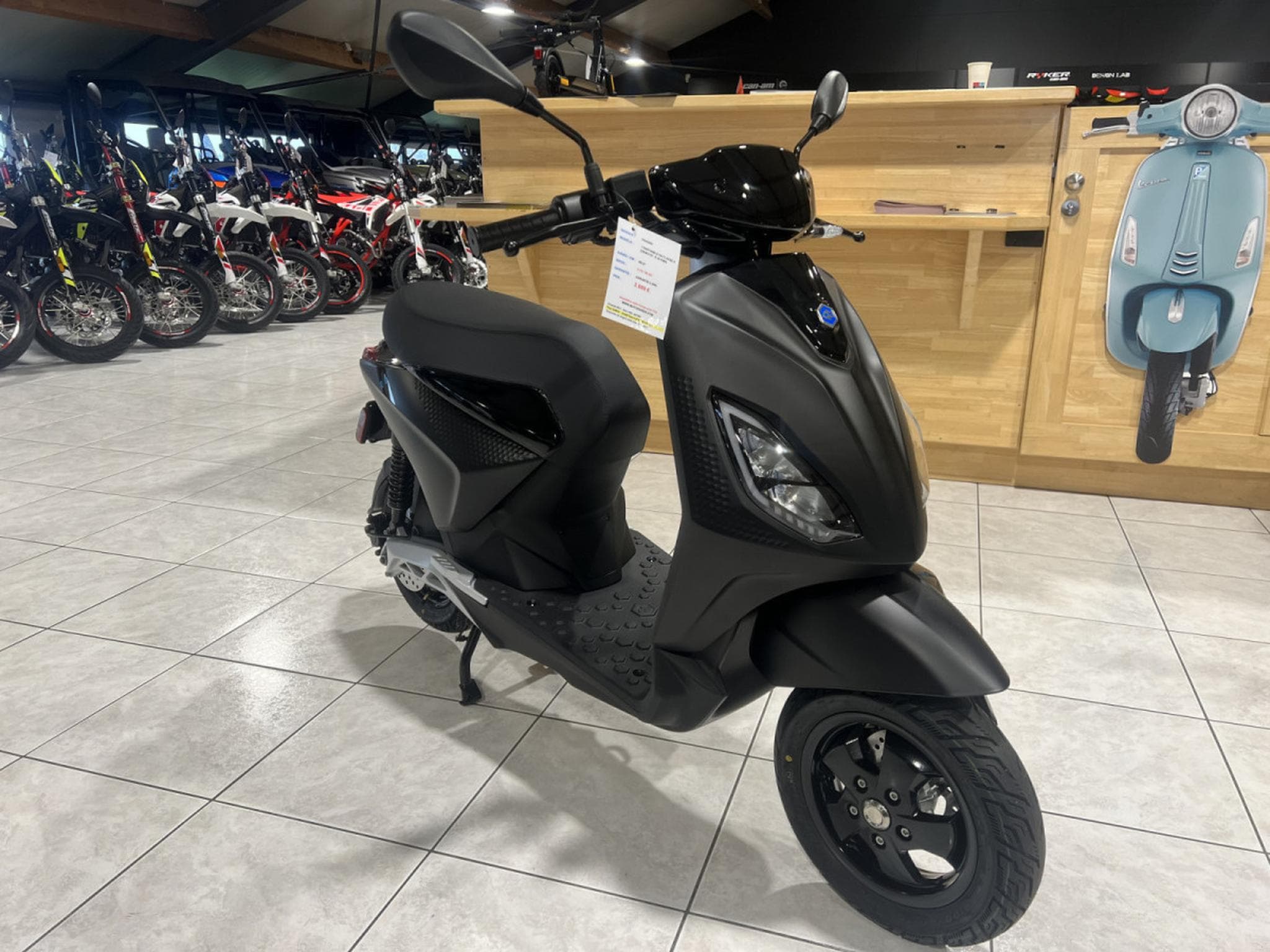 Piaggio C-Max PLUS autonomie 68 km en mode WMTC et 100 km en mode ECO B 45 (2026) - Foto 6
