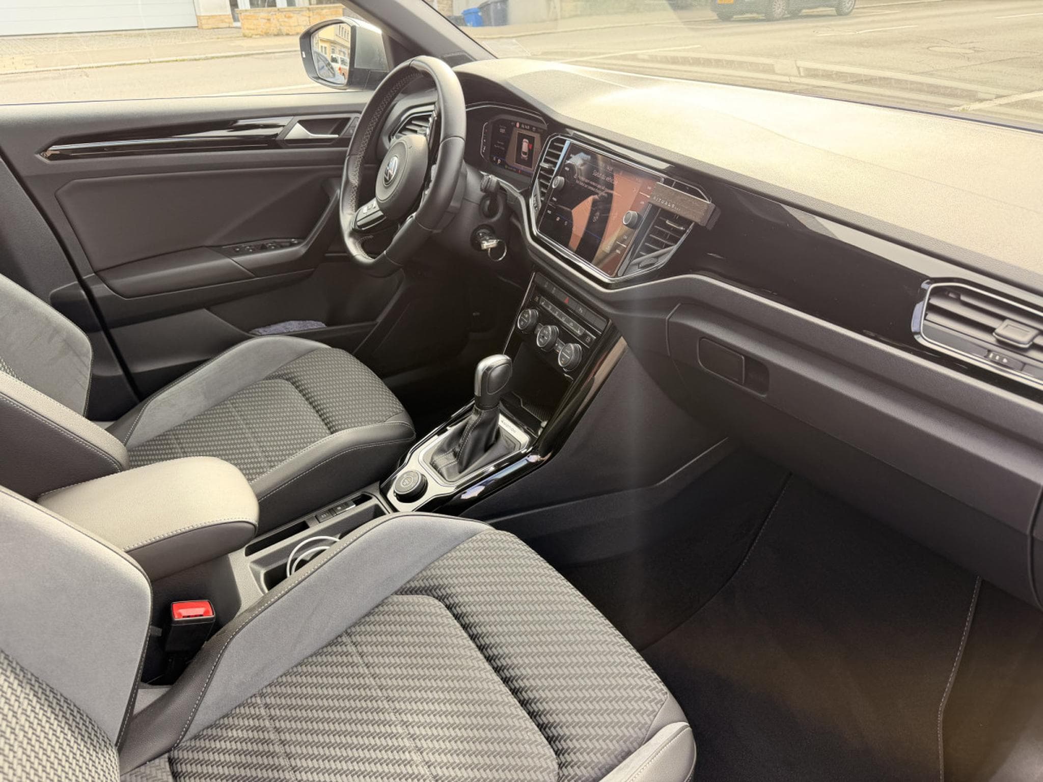 VW T-Roc R 300 DSG 4motion (2022) - Photo 3