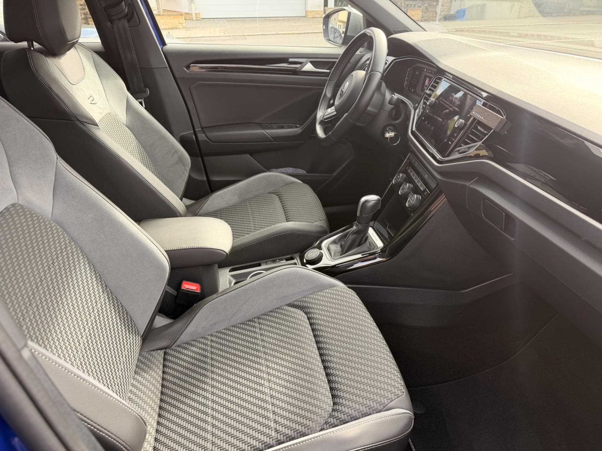 VW T-Roc R 300 DSG 4motion (2022) - Photo 11