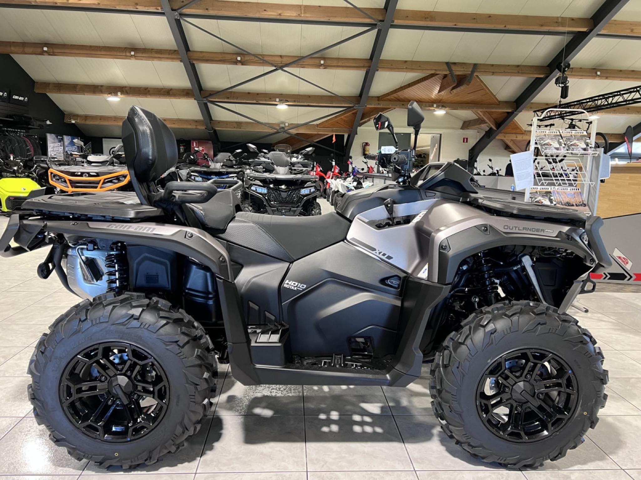 BRP Can-Am Outlander Max MY26 PRO XU HD 10 T 60km/h (2026) - Foto 1
