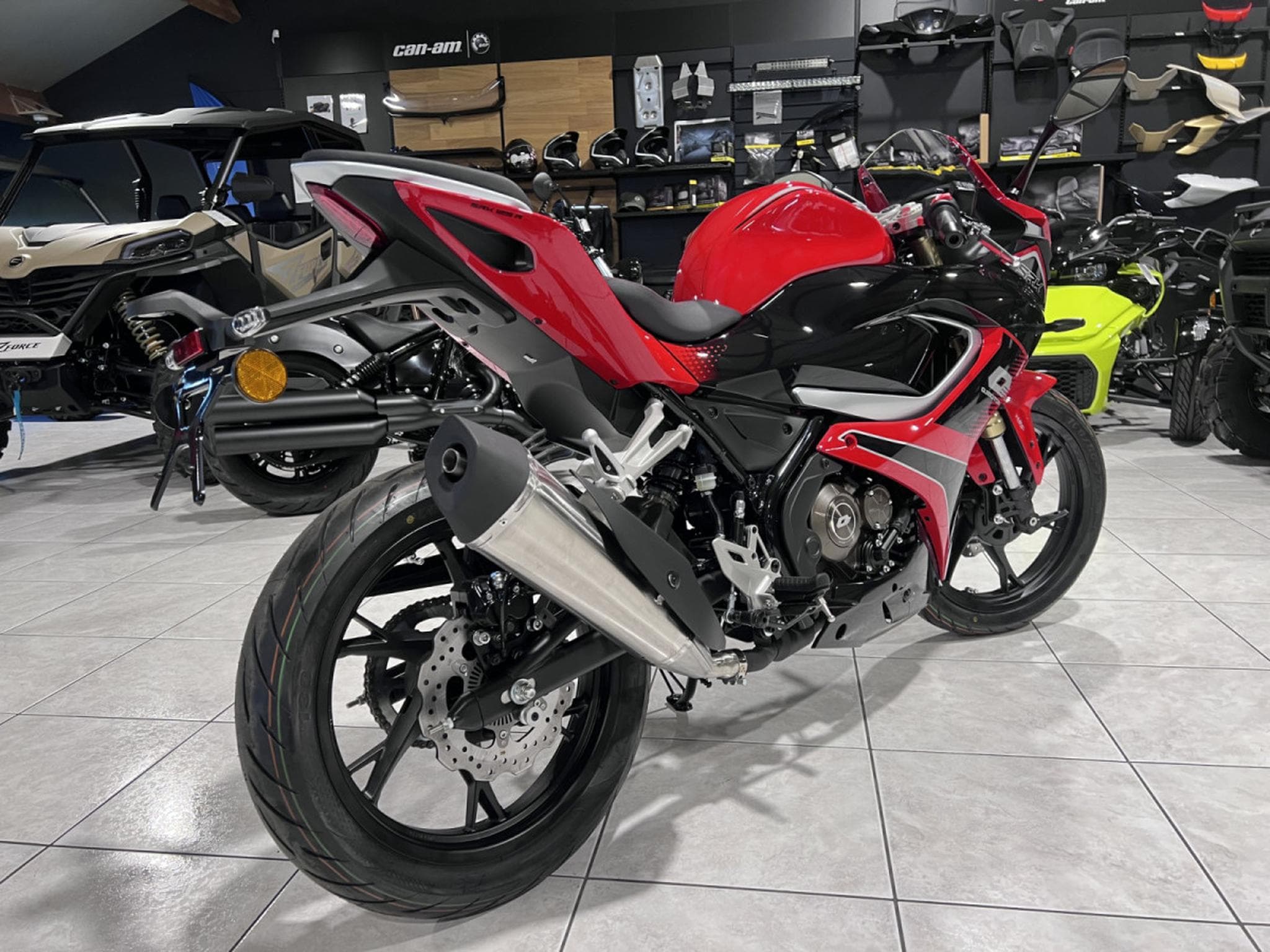 QJmotor SRK 125 R (2026) - Foto 3