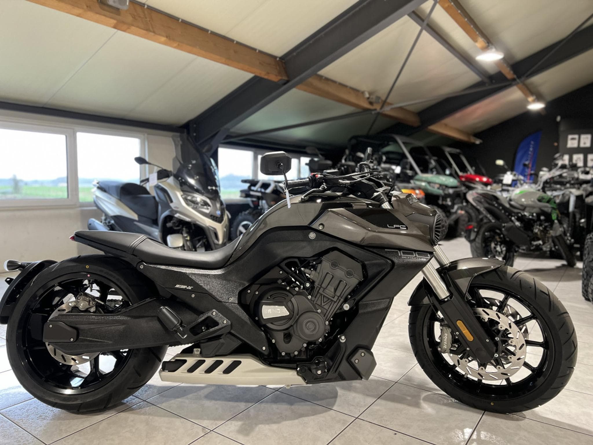 Benda LFC 700 Pro (2026) - Foto 1