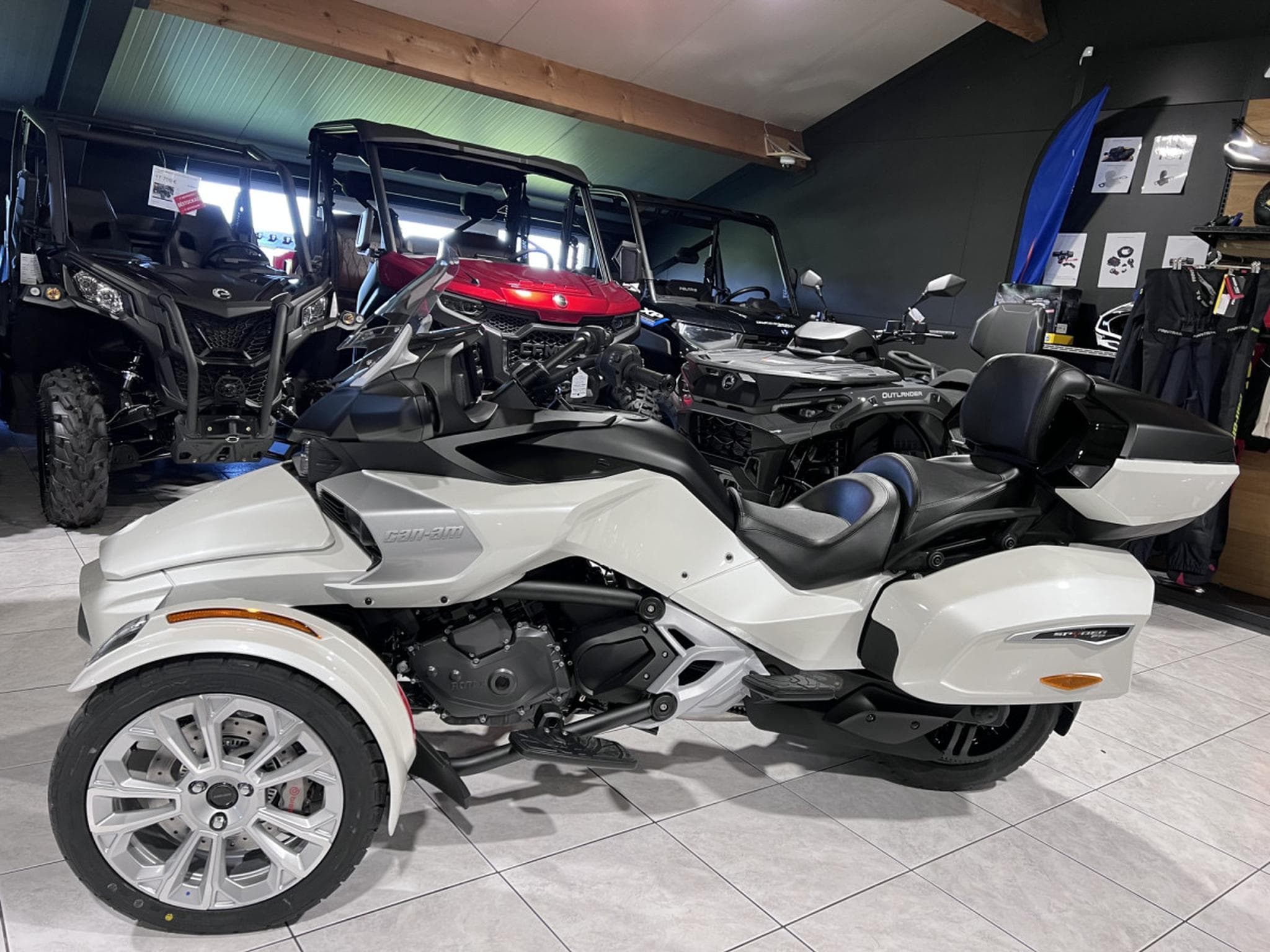 BRP Can-Am Spyder LTD 1330 (2026) - Foto 5