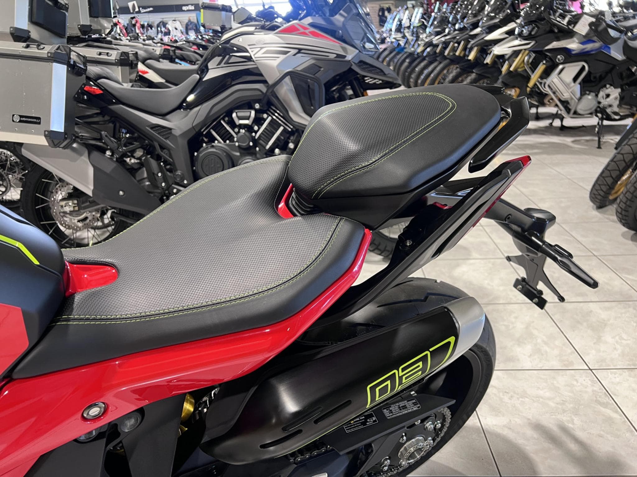 QJmotor SRK 921 (2026) - Foto 5