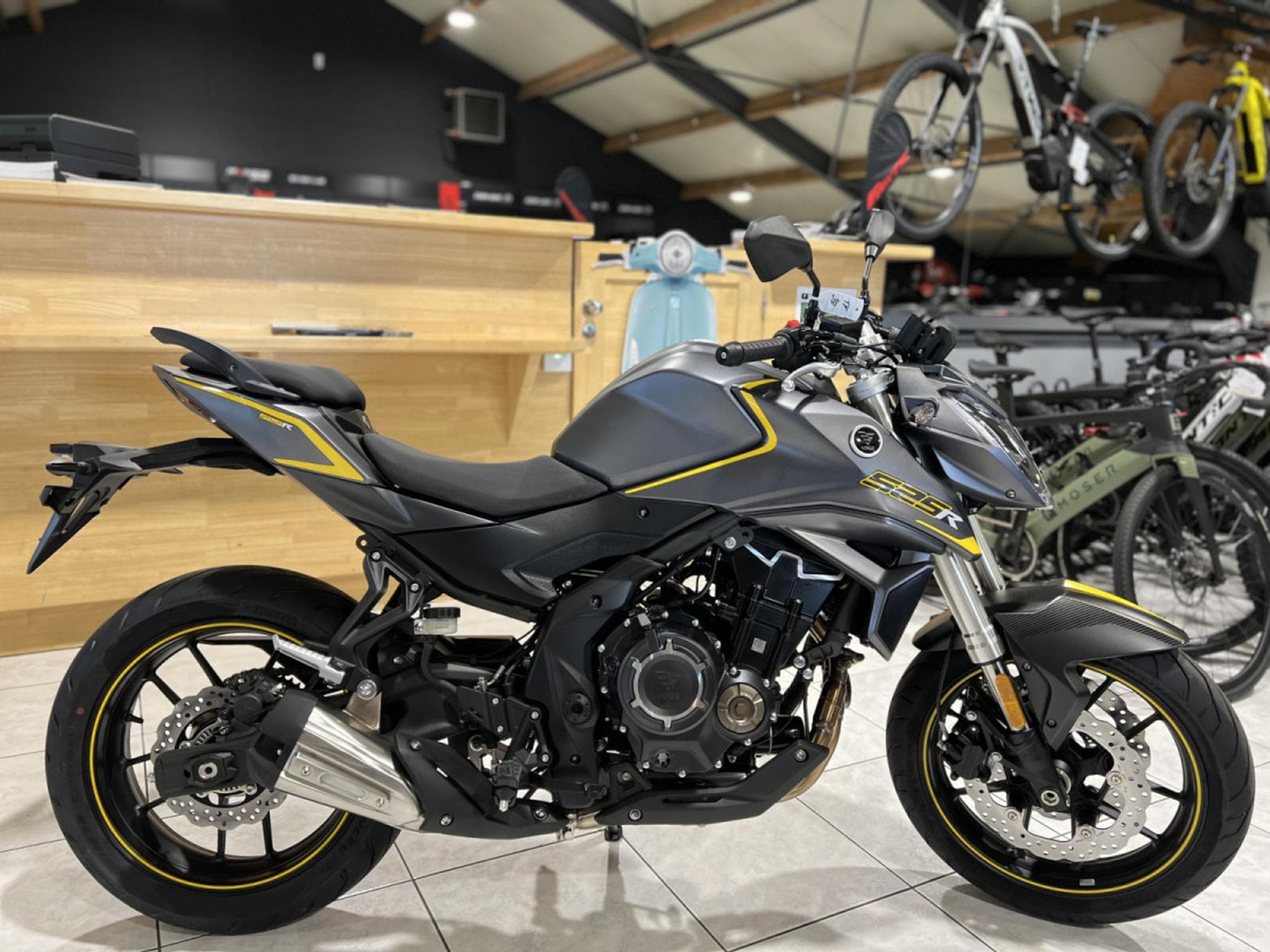 Voge 525 R GRIS (2023) - Foto 1