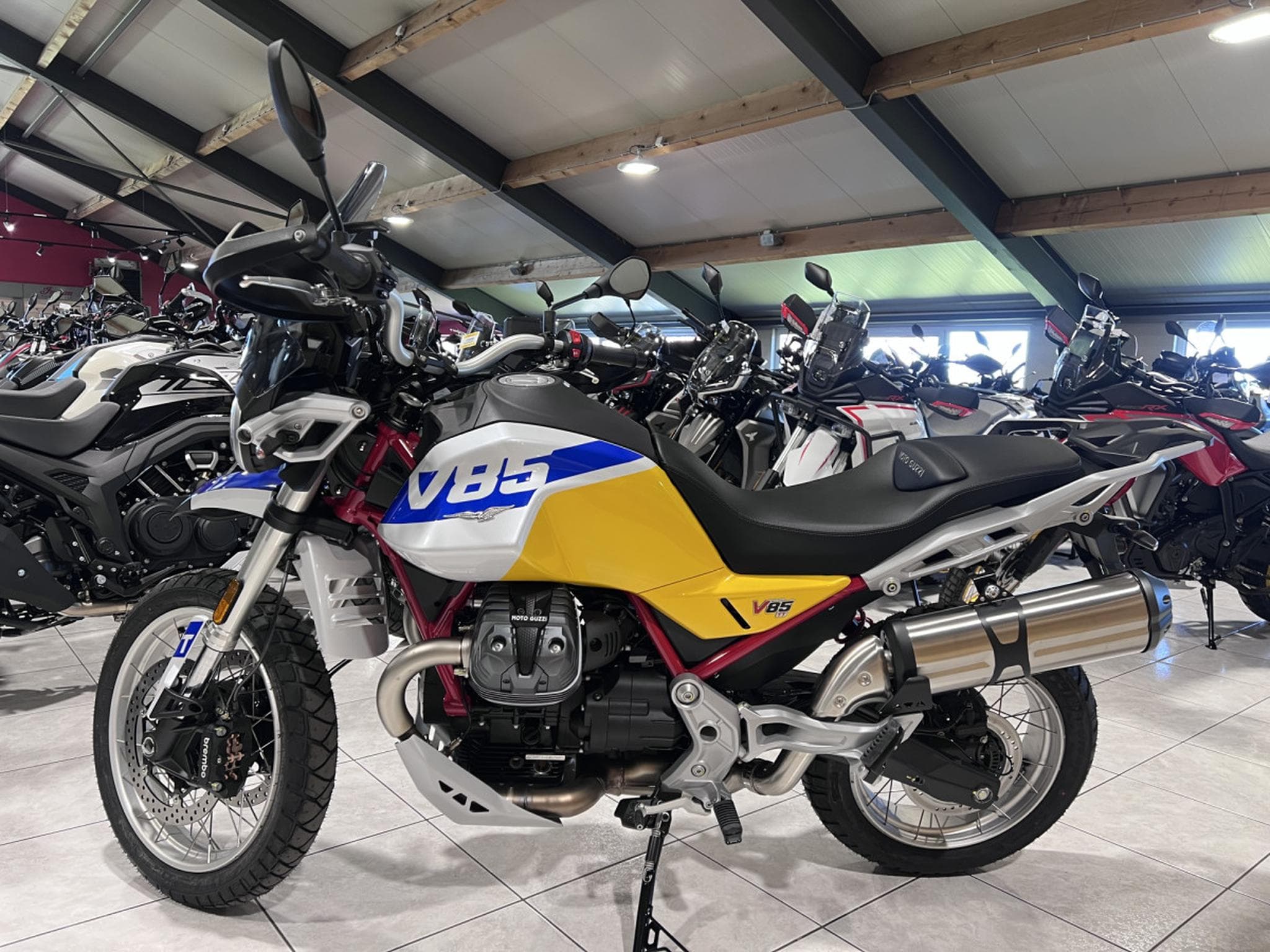 Moto Guzzi V85 TT (2026) - Foto 4