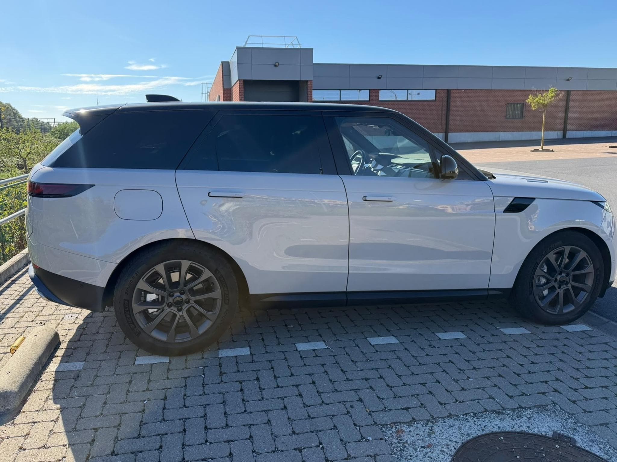 Land-Rover Range Rover Sport (2026) - Photo 3